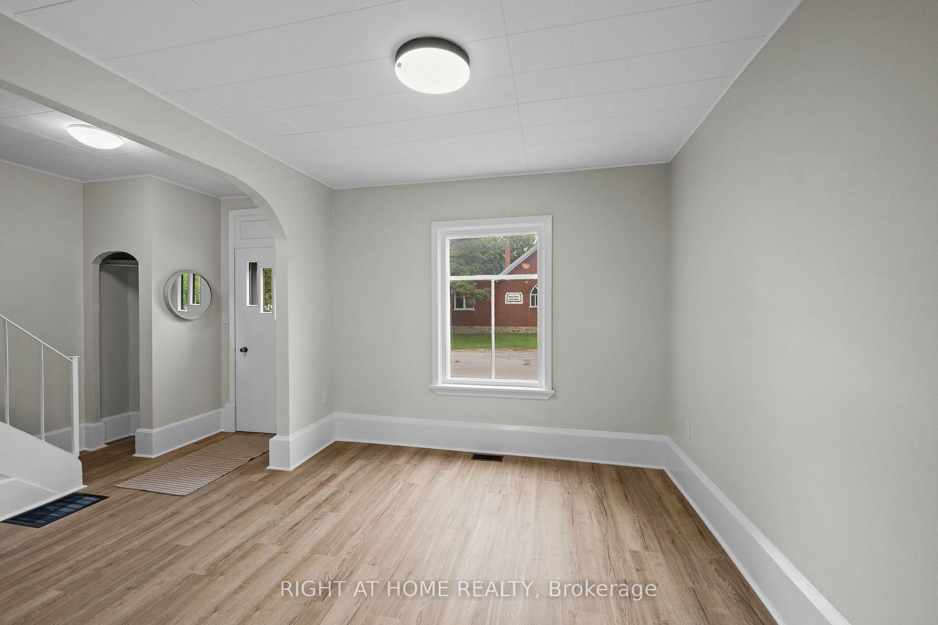 Photo 13 of 36 Empress Avenue, Smiths Falls, Smiths Falls — HOMEH