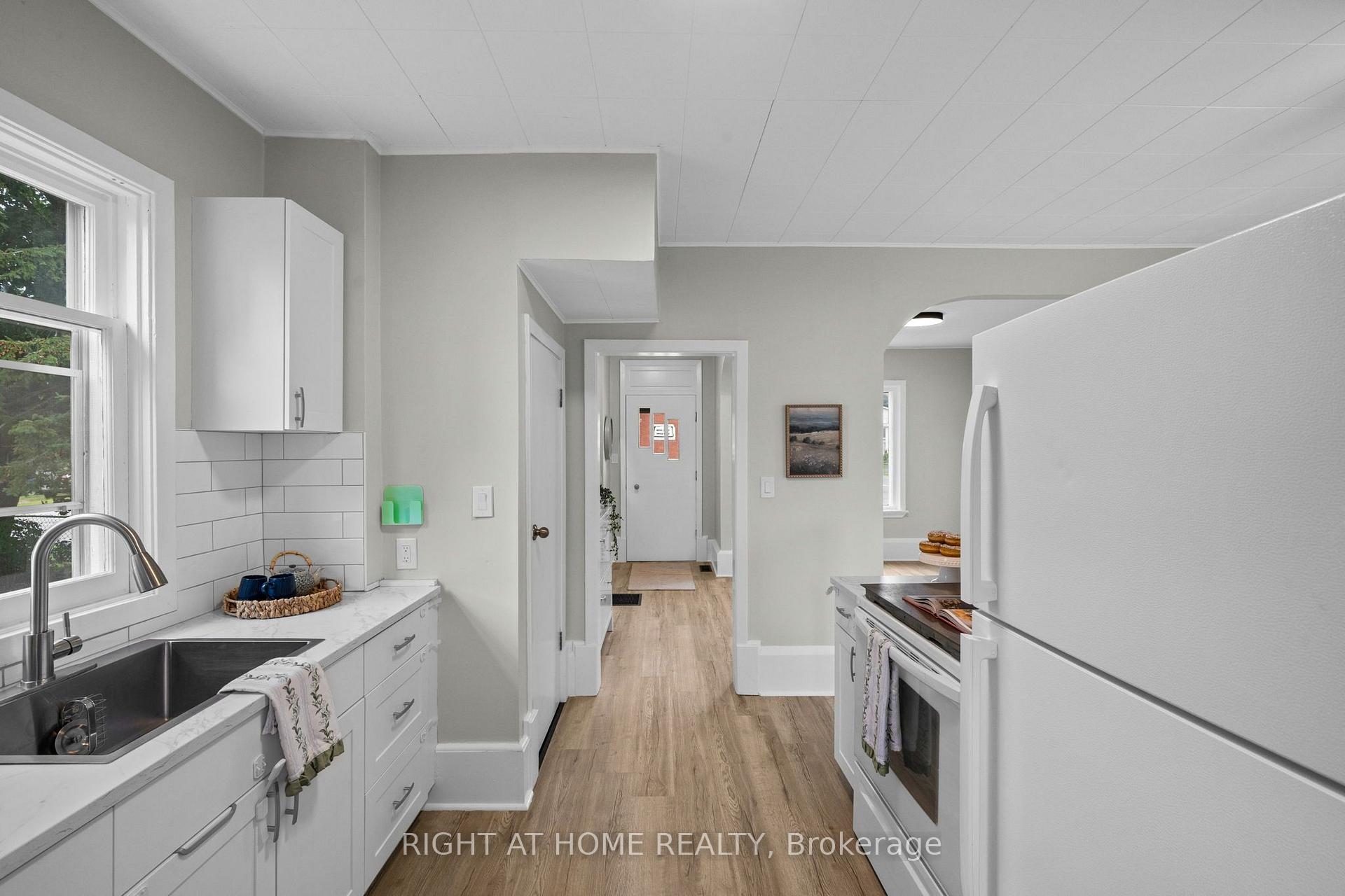 Photo 25 of 36 Empress Avenue, Smiths Falls, Smiths Falls — HOMEH