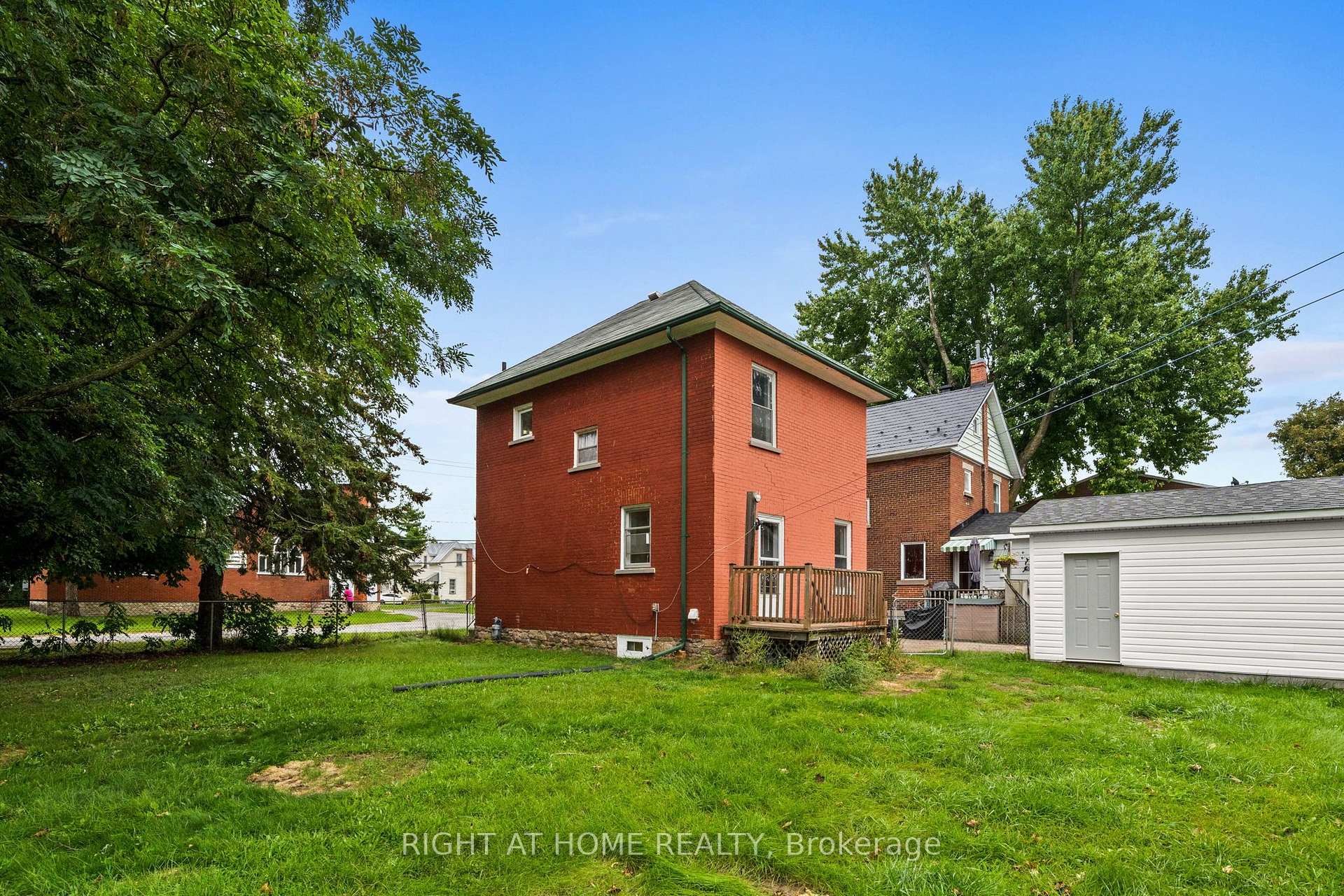 Photo 38 of 36 Empress Avenue, Smiths Falls, Smiths Falls — HOMEH