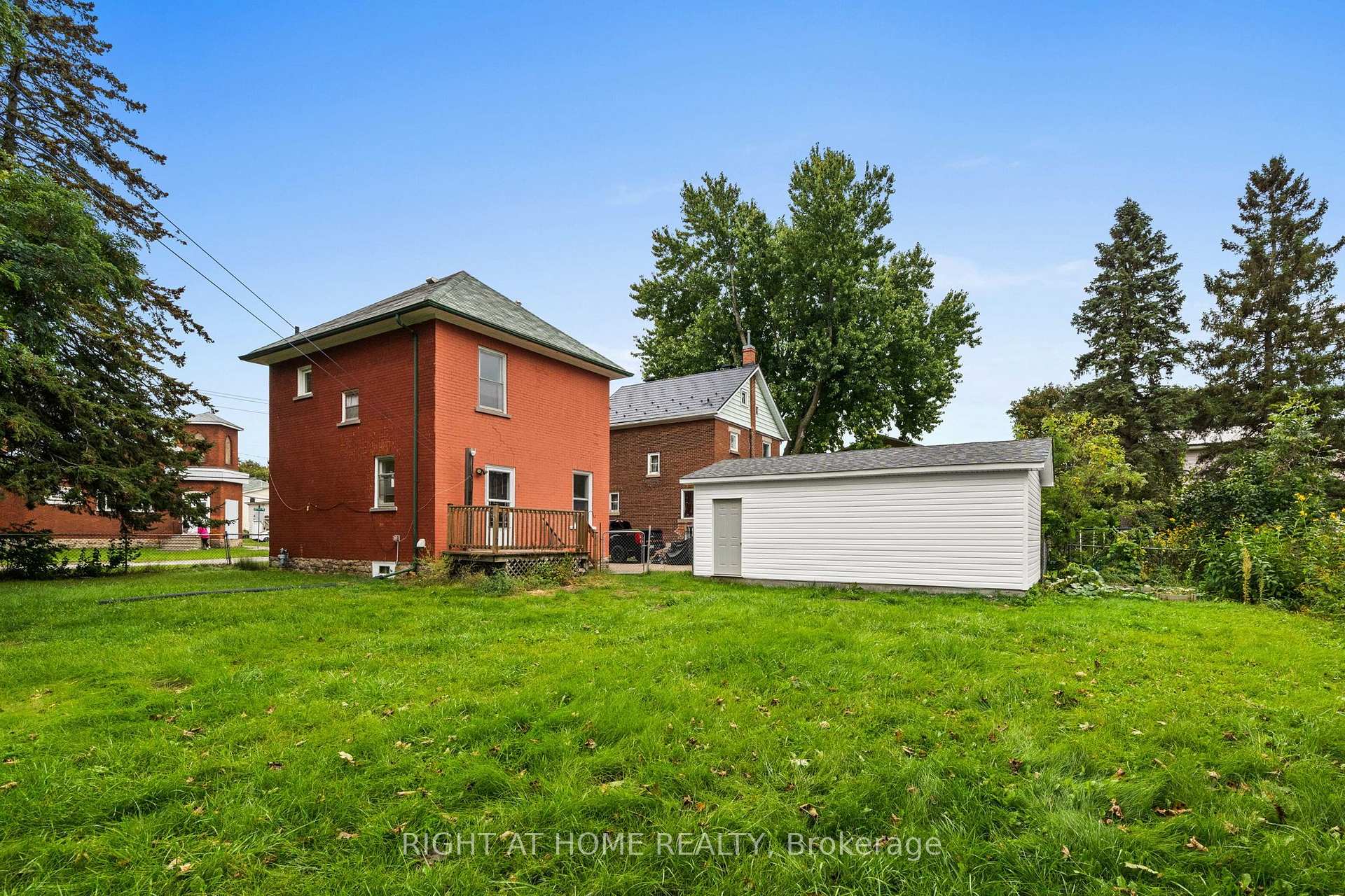 Photo 39 of 36 Empress Avenue, Smiths Falls, Smiths Falls — HOMEH