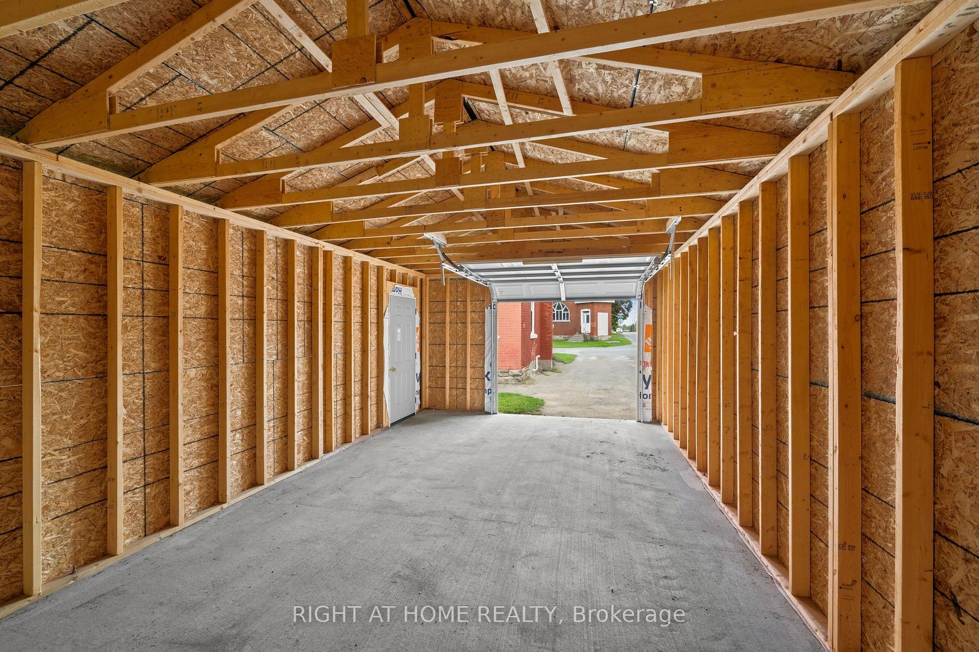 Photo 46 of 36 Empress Avenue, Smiths Falls, Smiths Falls — HOMEH