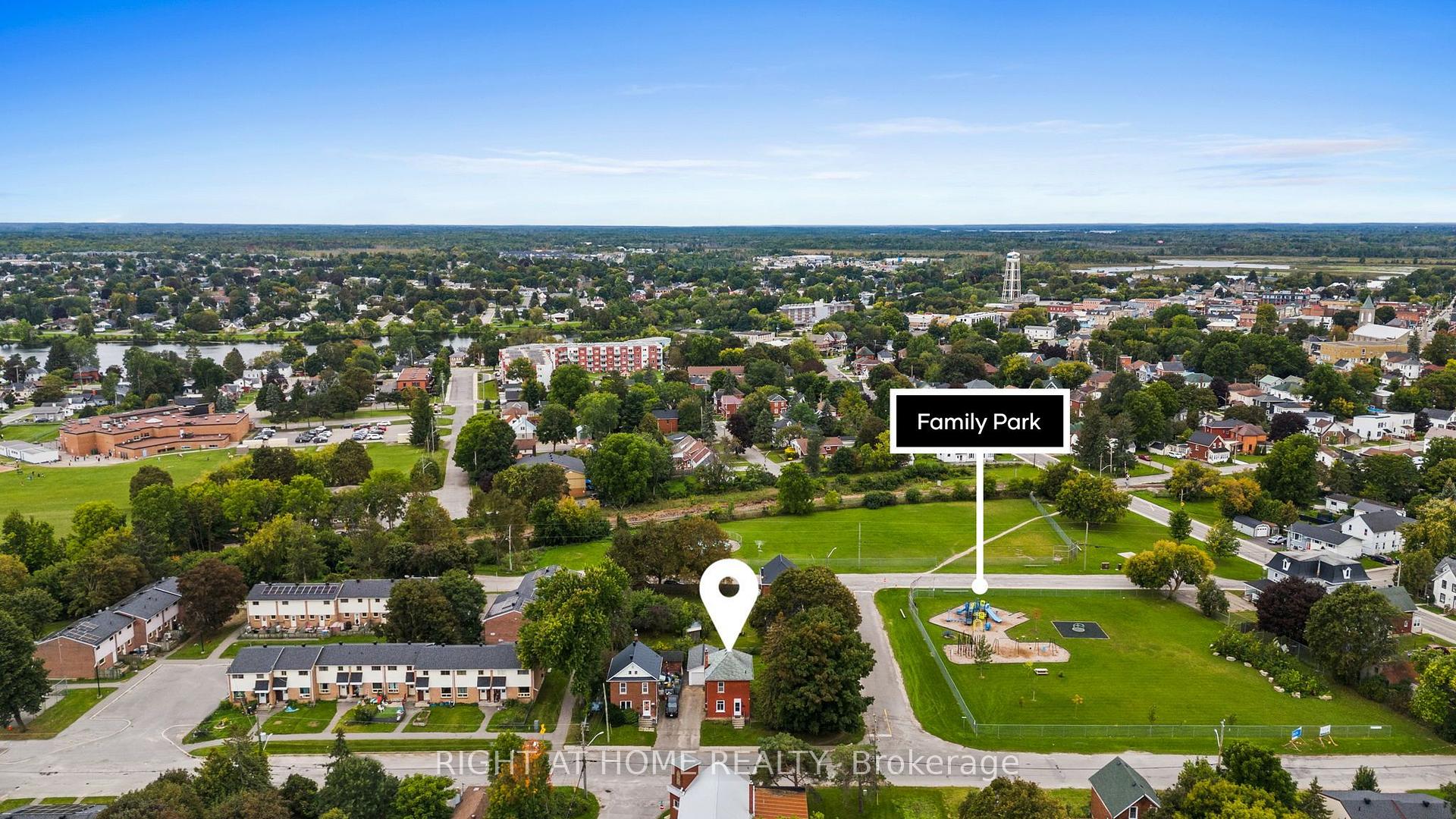 Photo 49 of 36 Empress Avenue, Smiths Falls, Smiths Falls — HOMEH