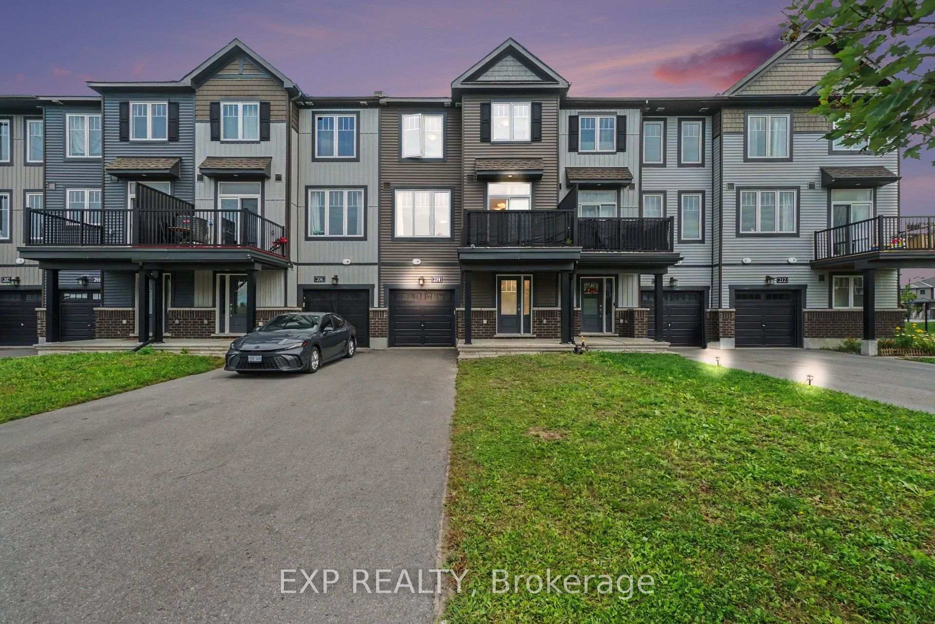 Photo 2 of 208 Liebe Terrace, Ottawa, Barrhaven - Heritage Park — HOMEH