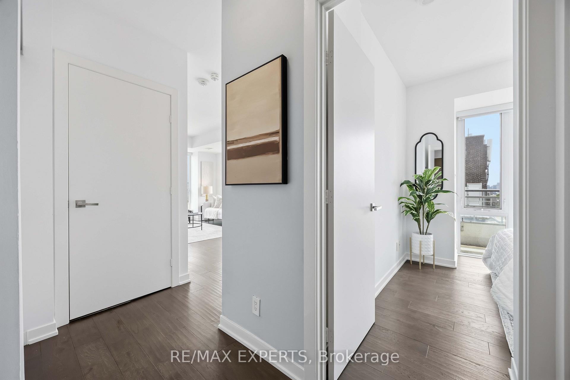 Photo 4 of Unit 1007, 223 St Clair Avenue W, Toronto, Yonge-St. Clair — HOMEH