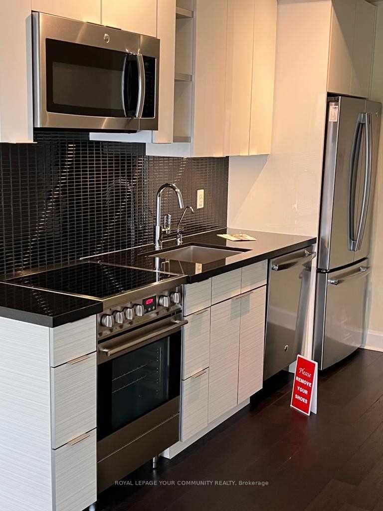 Photo 4 of Unit 3205, 33 Shore Breeze Drive, Etobicoke, Mimico — HOMEH