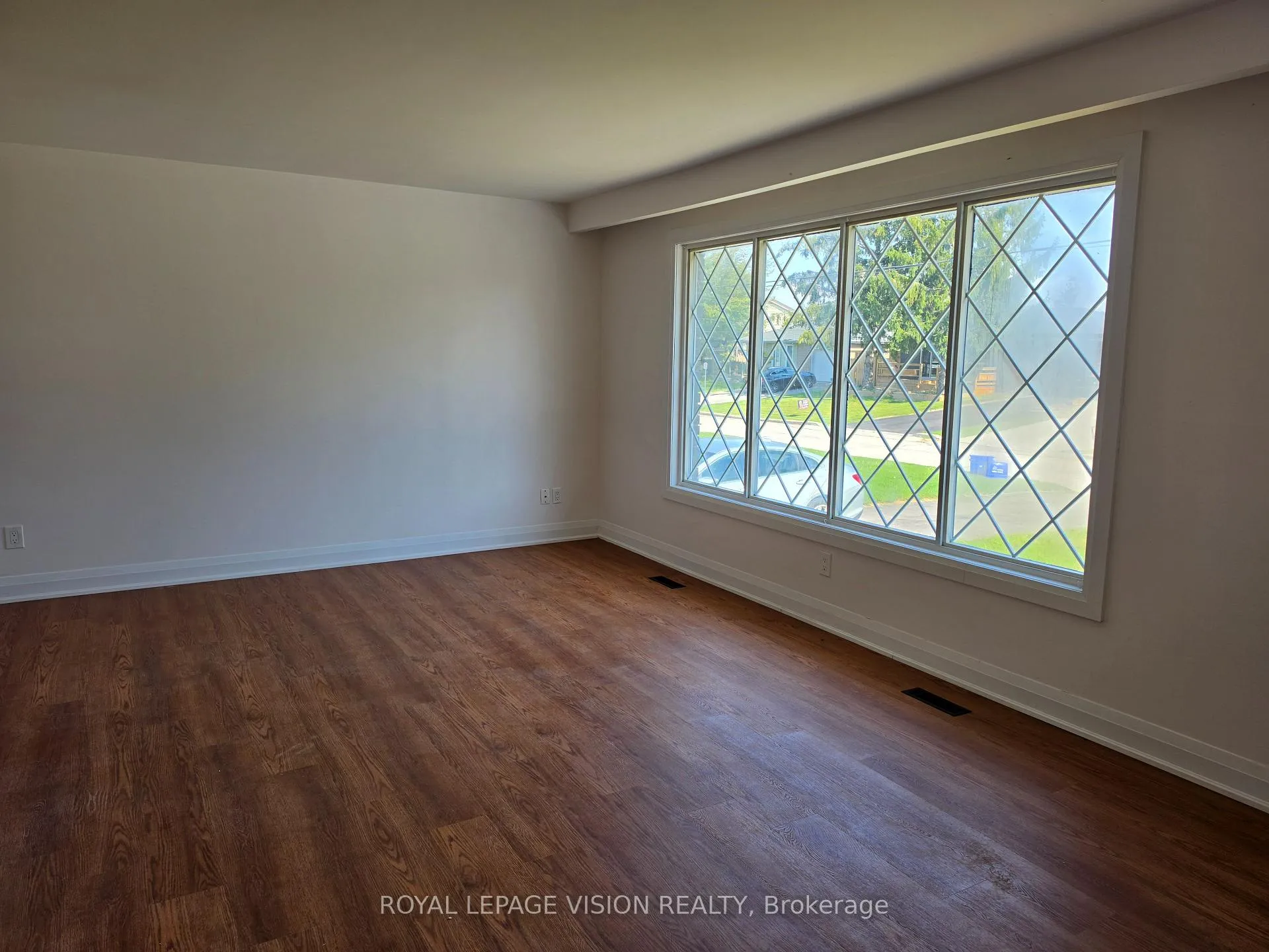 Photo 4 of Unit Upper, 706 Leaside Street, Pickering, West Shore — HOMEH
