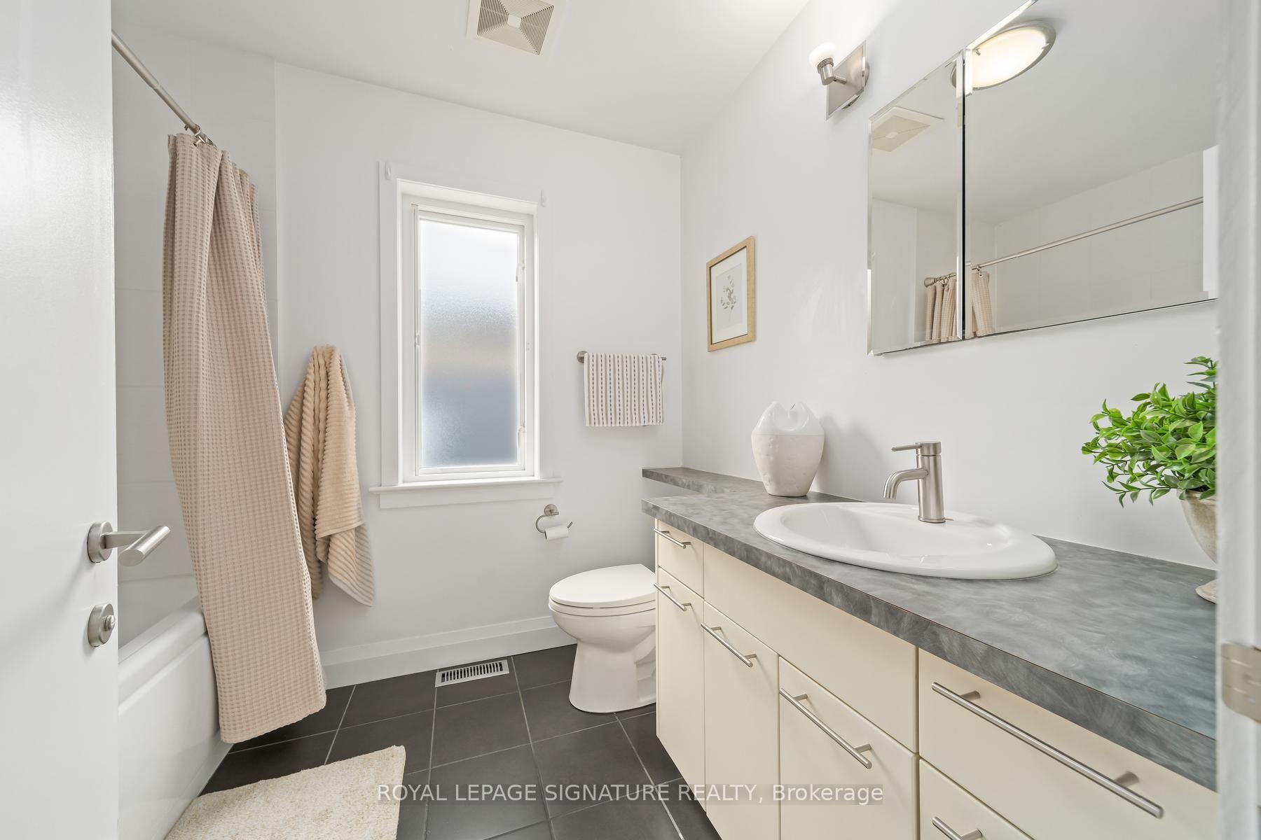 Photo 23 of 153 Banff Road, Toronto, Mount Pleasant East — HOMEH