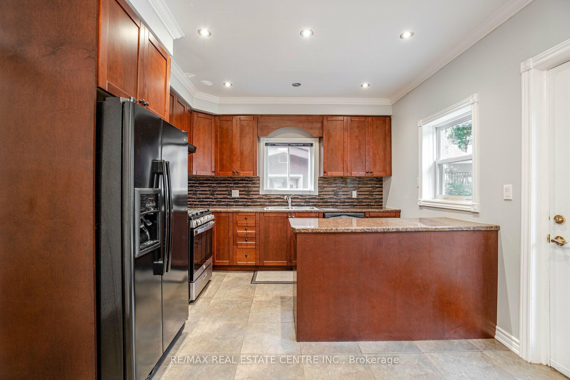 Photo 18 of Unit Lower, 267 Aberdeen Avenue, Hamilton, Kirkendall — HOMEH