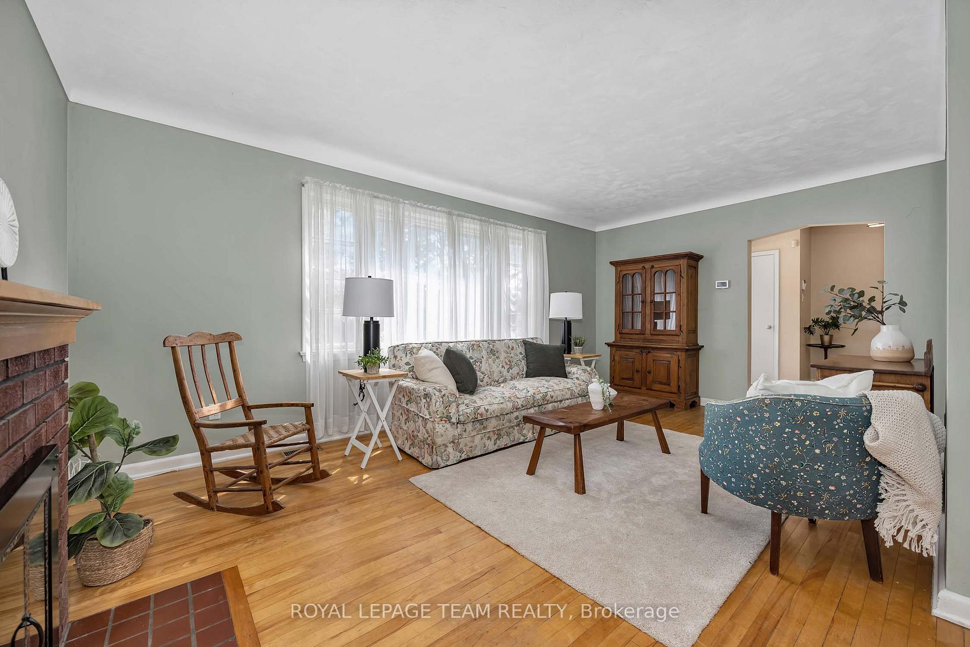 Photo 3 of 2183 Belair Drive, Ottawa, Bel Air Park — HOMEH