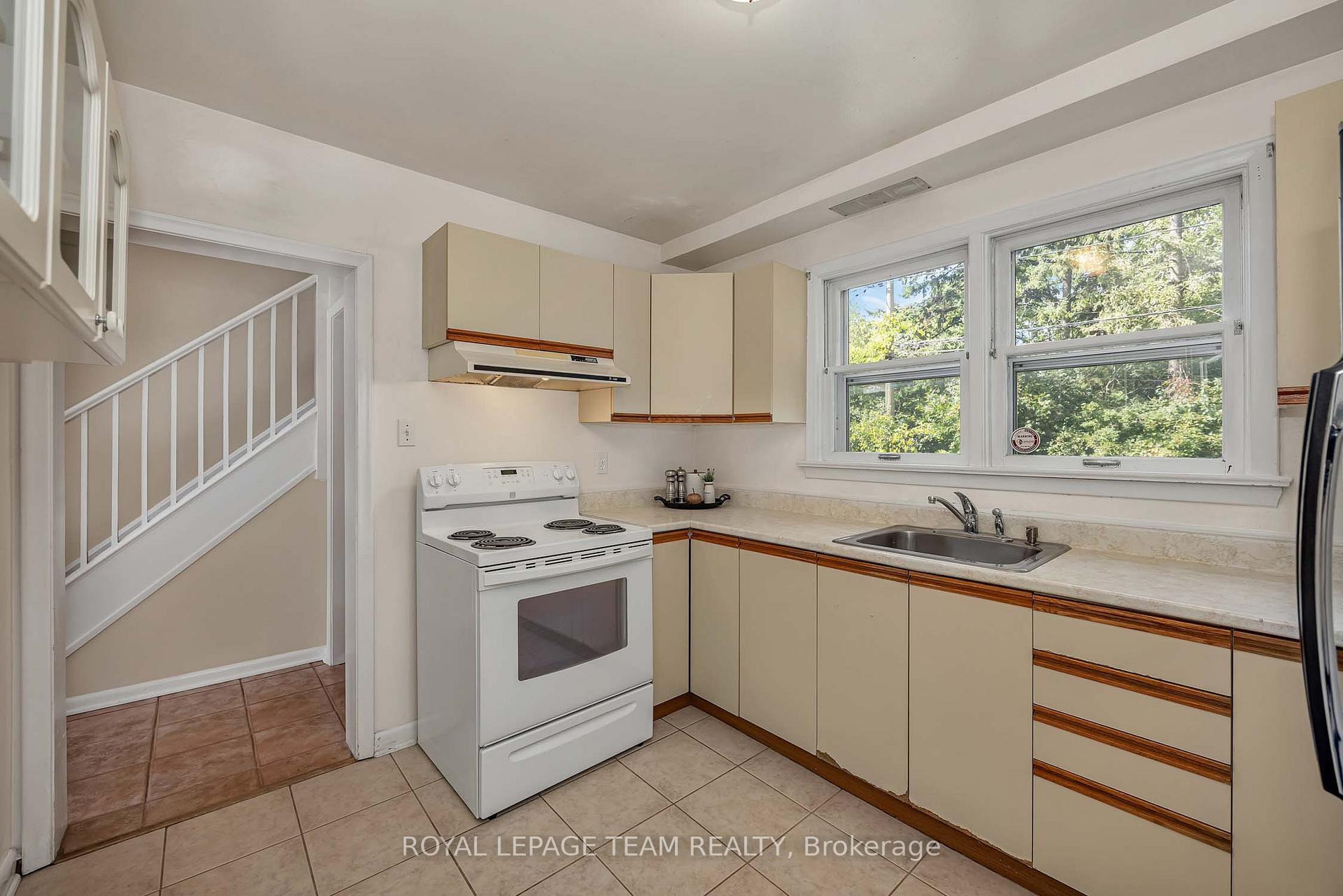 Photo 8 of 2183 Belair Drive, Ottawa, Bel Air Park — HOMEH