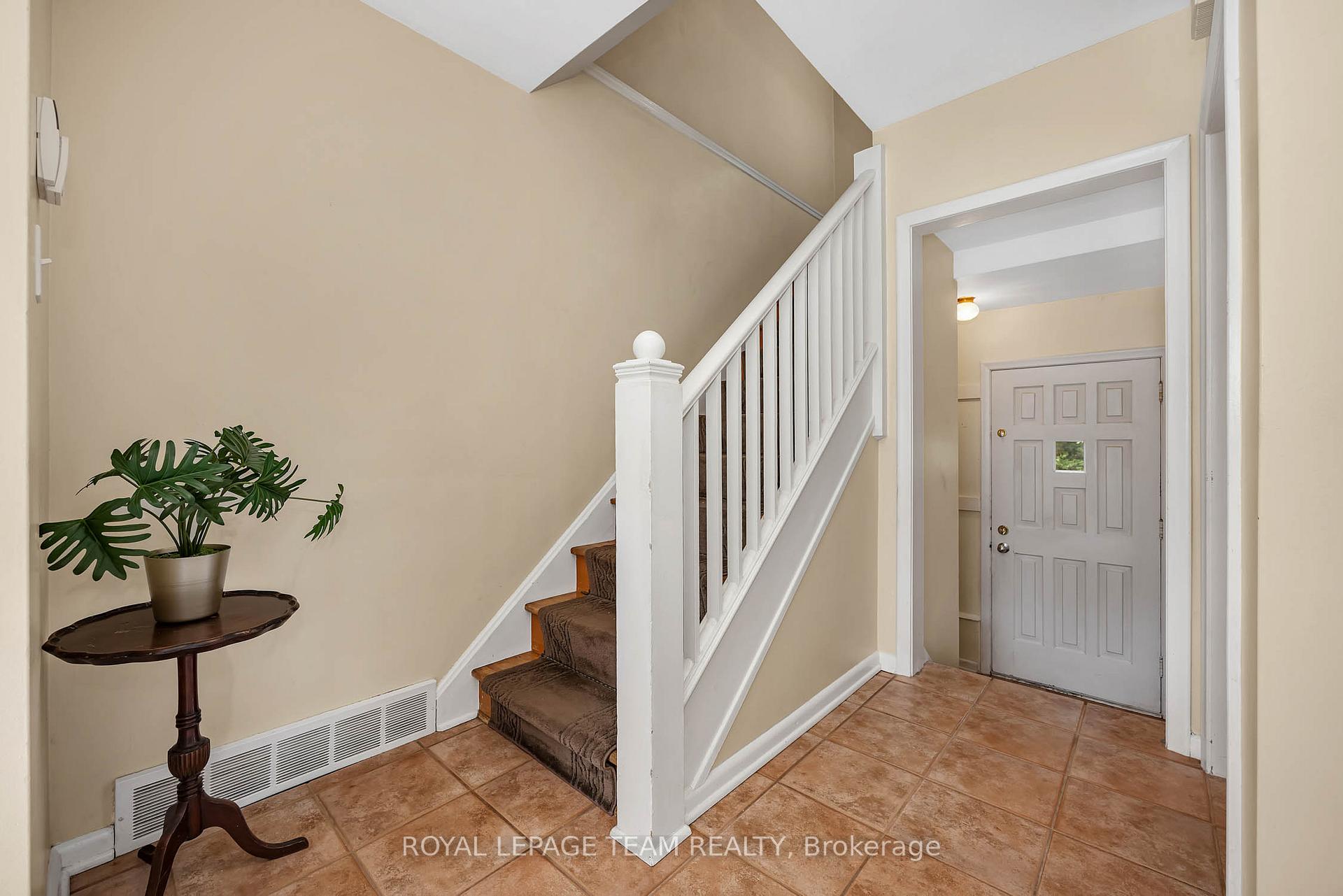 Photo 9 of 2183 Belair Drive, Ottawa, Bel Air Park — HOMEH