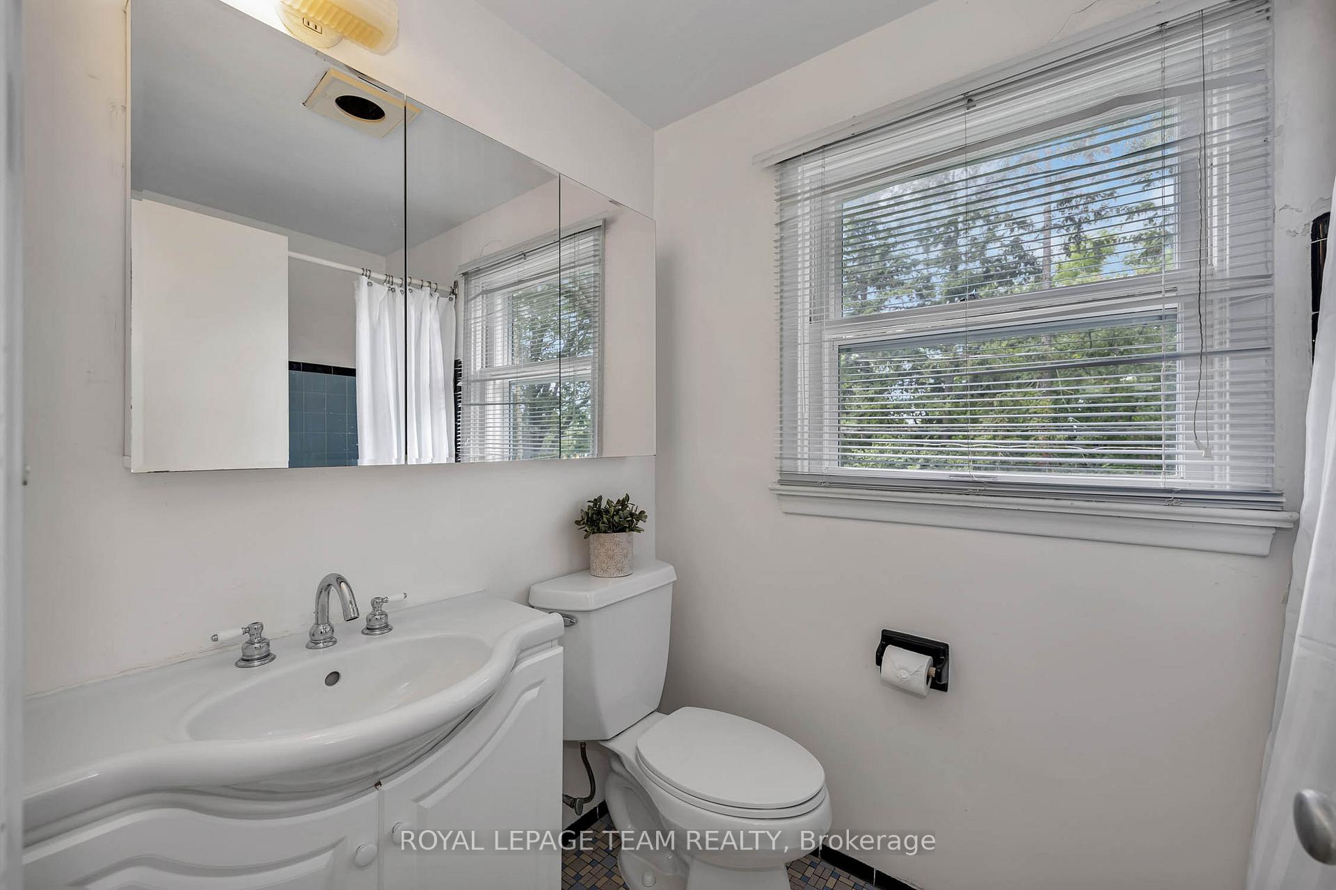 Photo 12 of 2183 Belair Drive, Ottawa, Bel Air Park — HOMEH