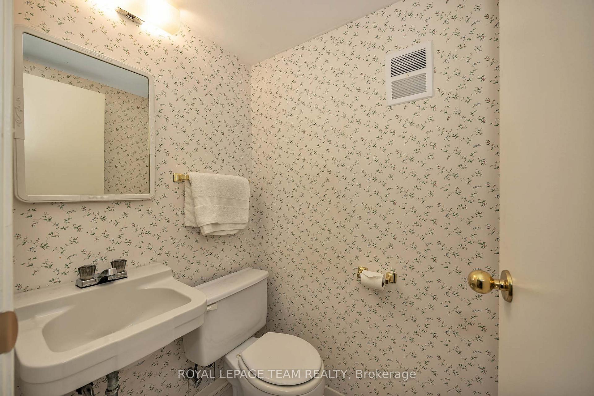 Photo 16 of 2183 Belair Drive, Ottawa, Bel Air Park — HOMEH