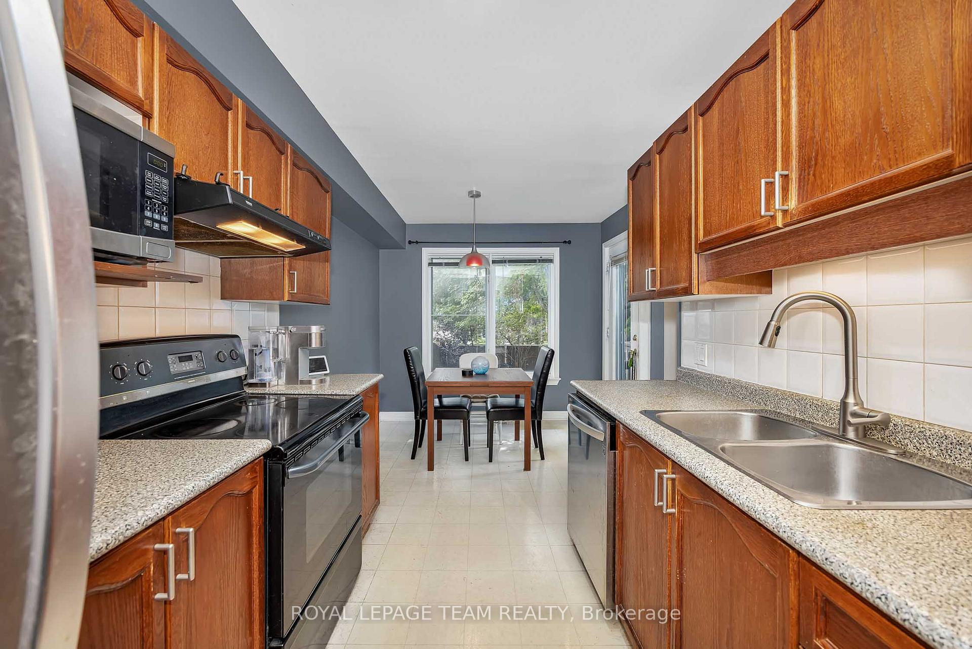 Photo 3 of 96 Redpath Drive, Ottawa, Barrhaven East — HOMEH