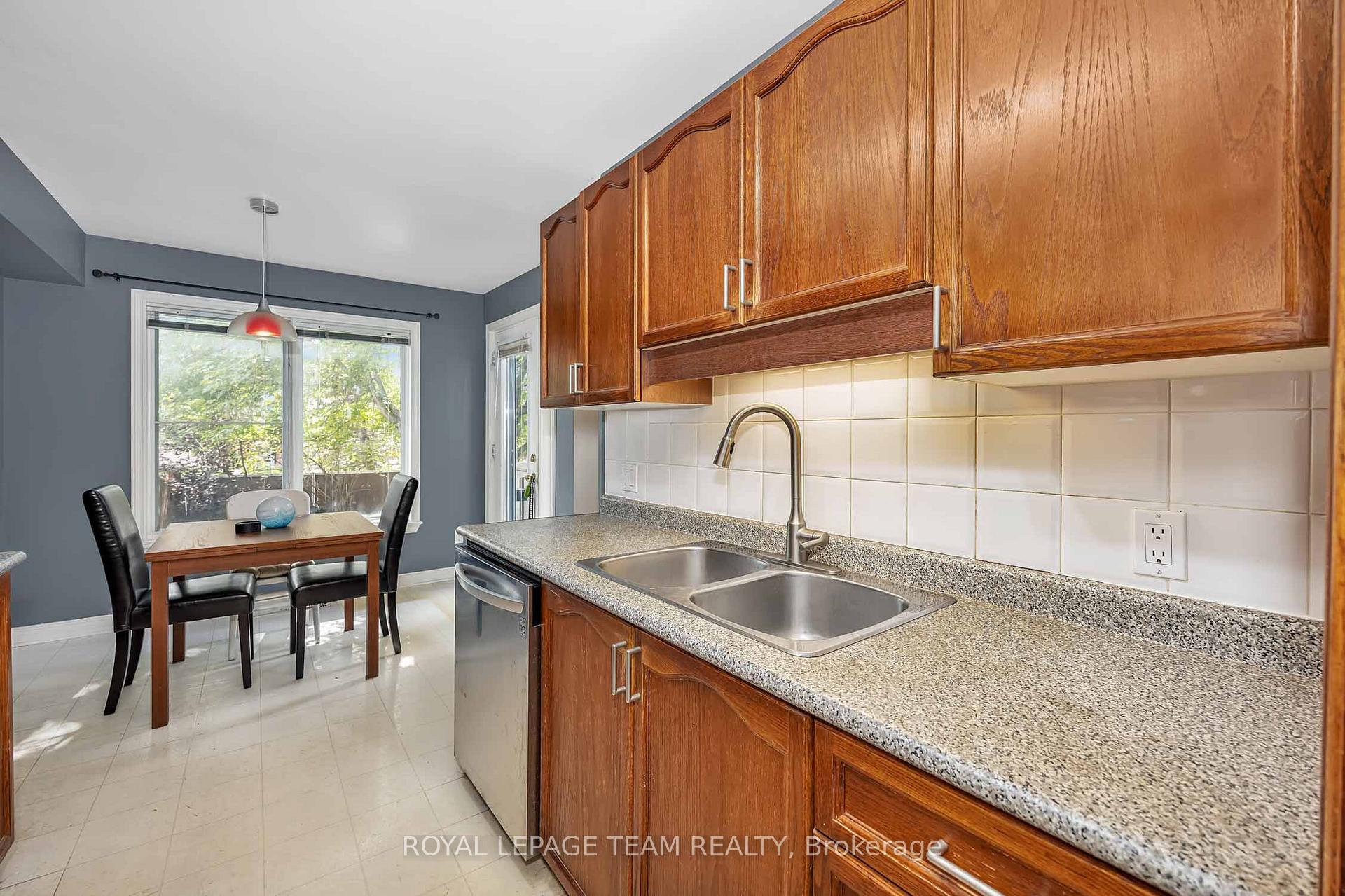 Photo 4 of 96 Redpath Drive, Ottawa, Barrhaven East — HOMEH