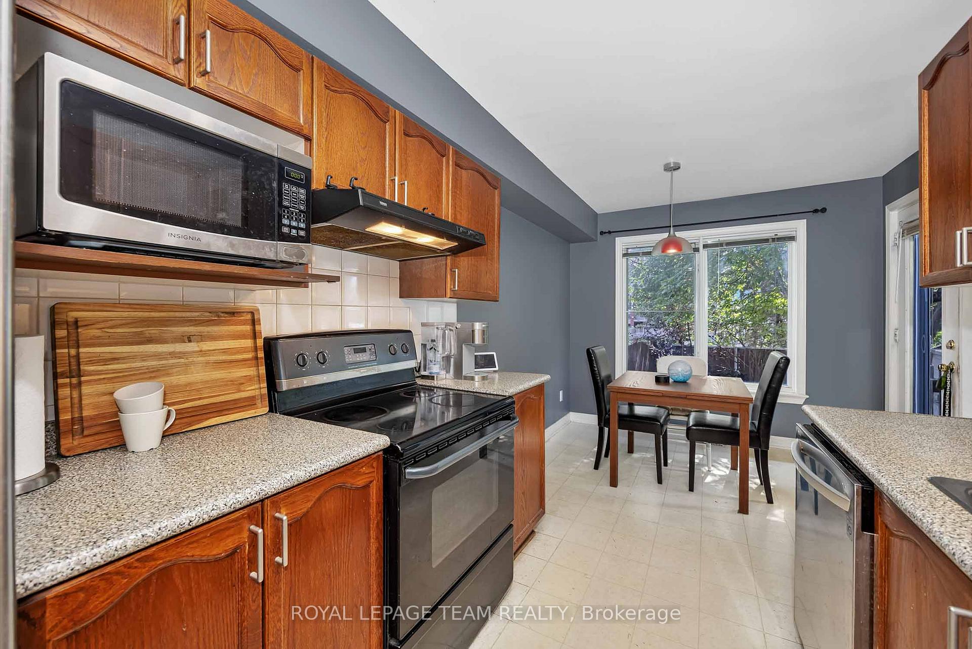 Photo 5 of 96 Redpath Drive, Ottawa, Barrhaven East — HOMEH