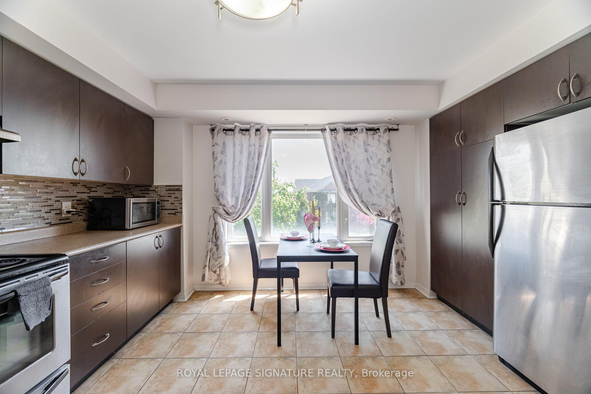 Photo 5 of Unit 3, 4855 Half Moon Grove, Mississauga, Churchill Meadows — HOMEH