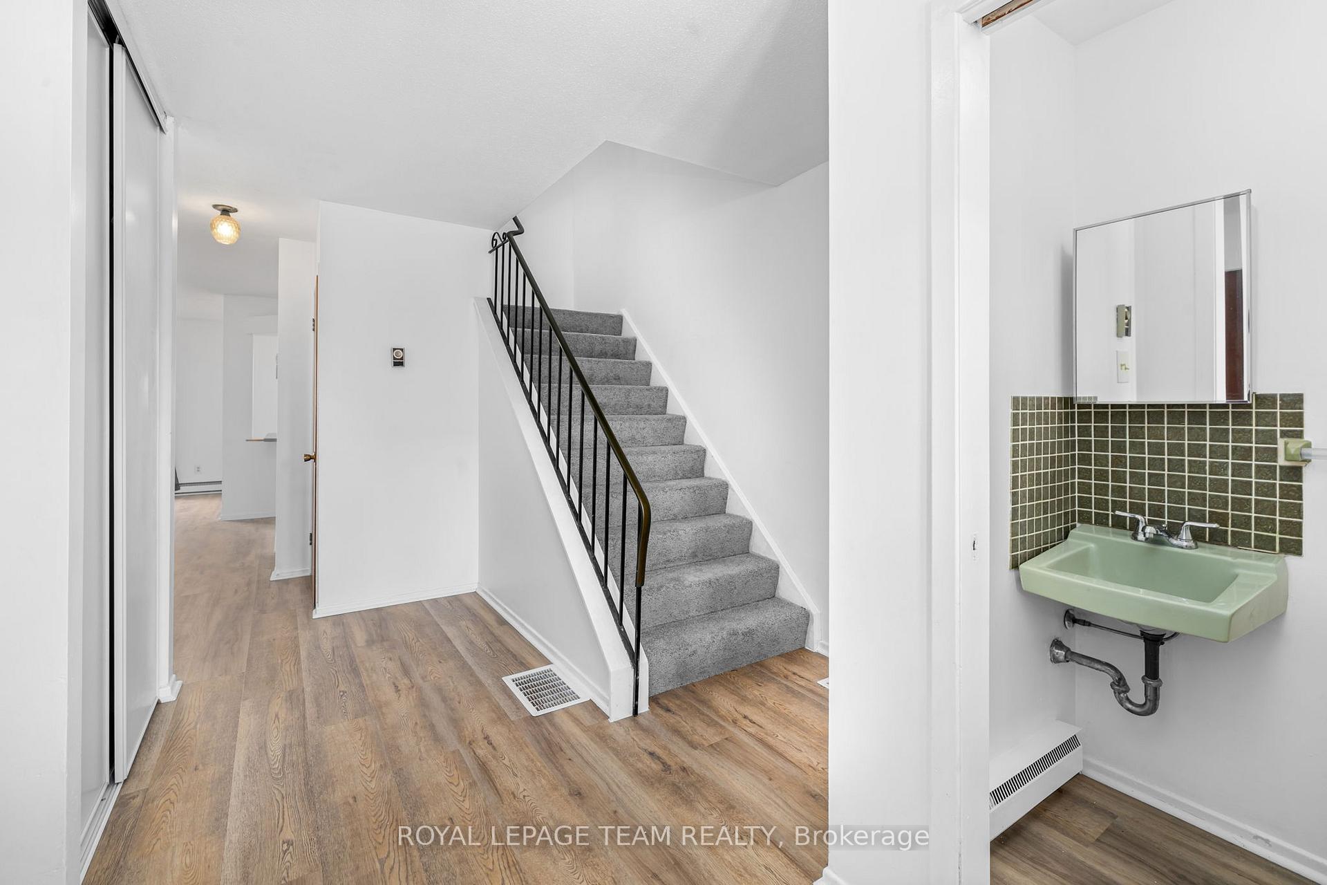 Photo 5 of Unit 66, 4 Arnold Drive, Ottawa, Arbeatha Park — HOMEH