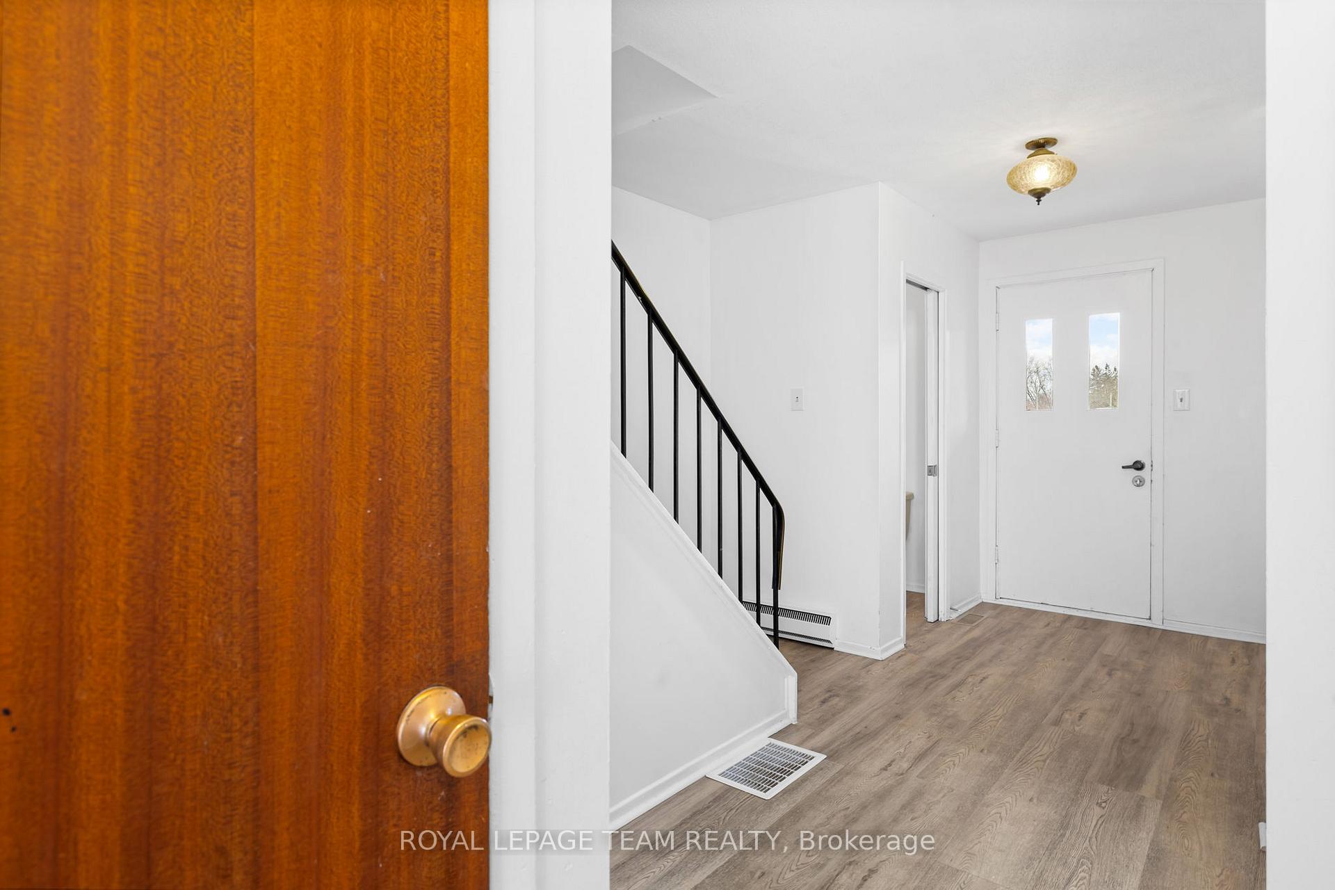 Photo 7 of Unit 66, 4 Arnold Drive, Ottawa, Arbeatha Park — HOMEH