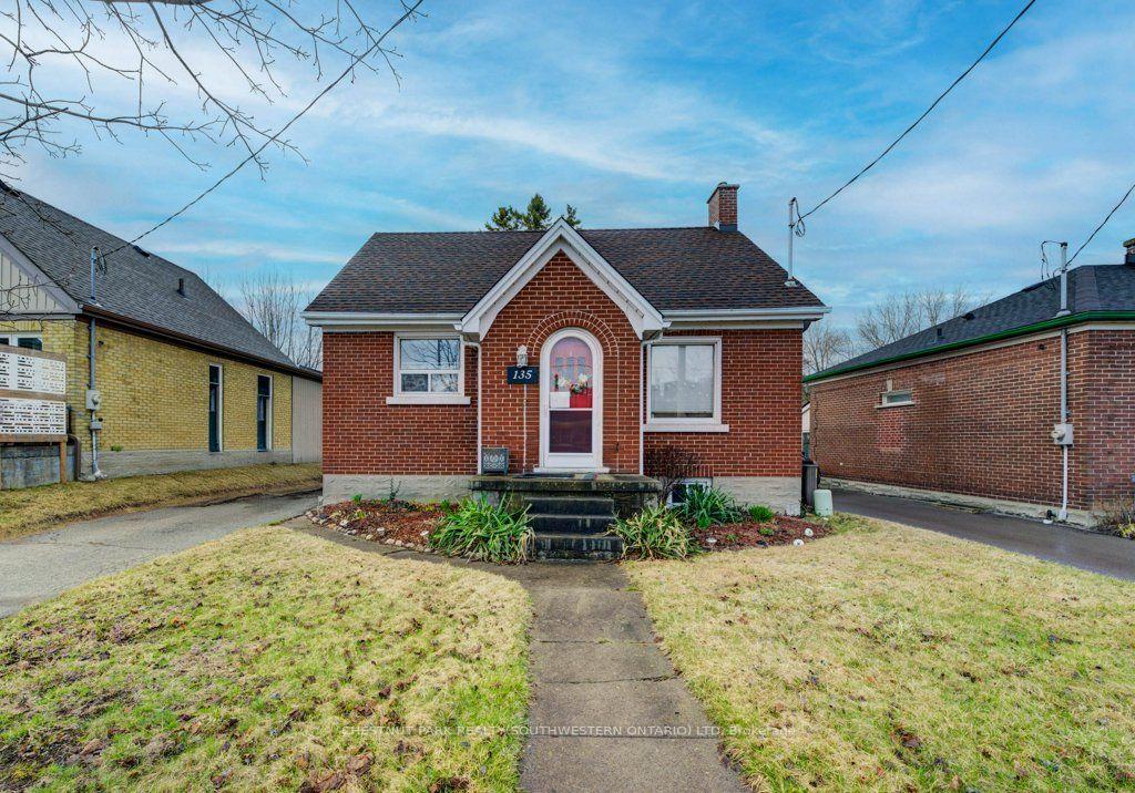 Photo of 135 Stirling Avenue