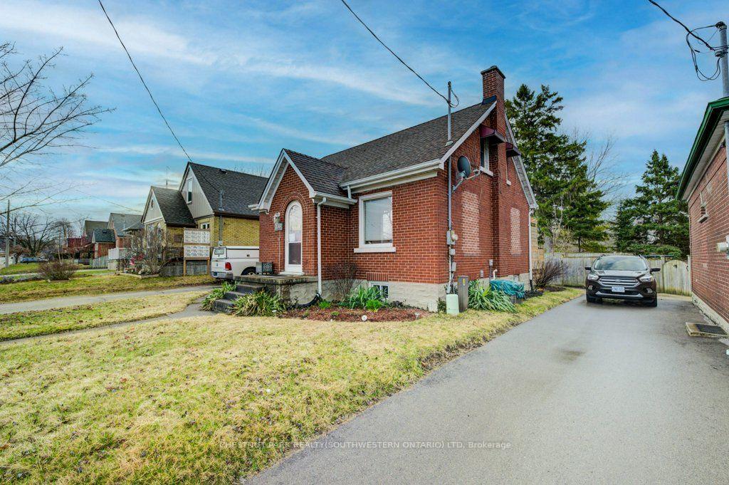 Photo 2 of 135 Stirling Avenue, Kitchener, Cedar Hill — HOMEH
