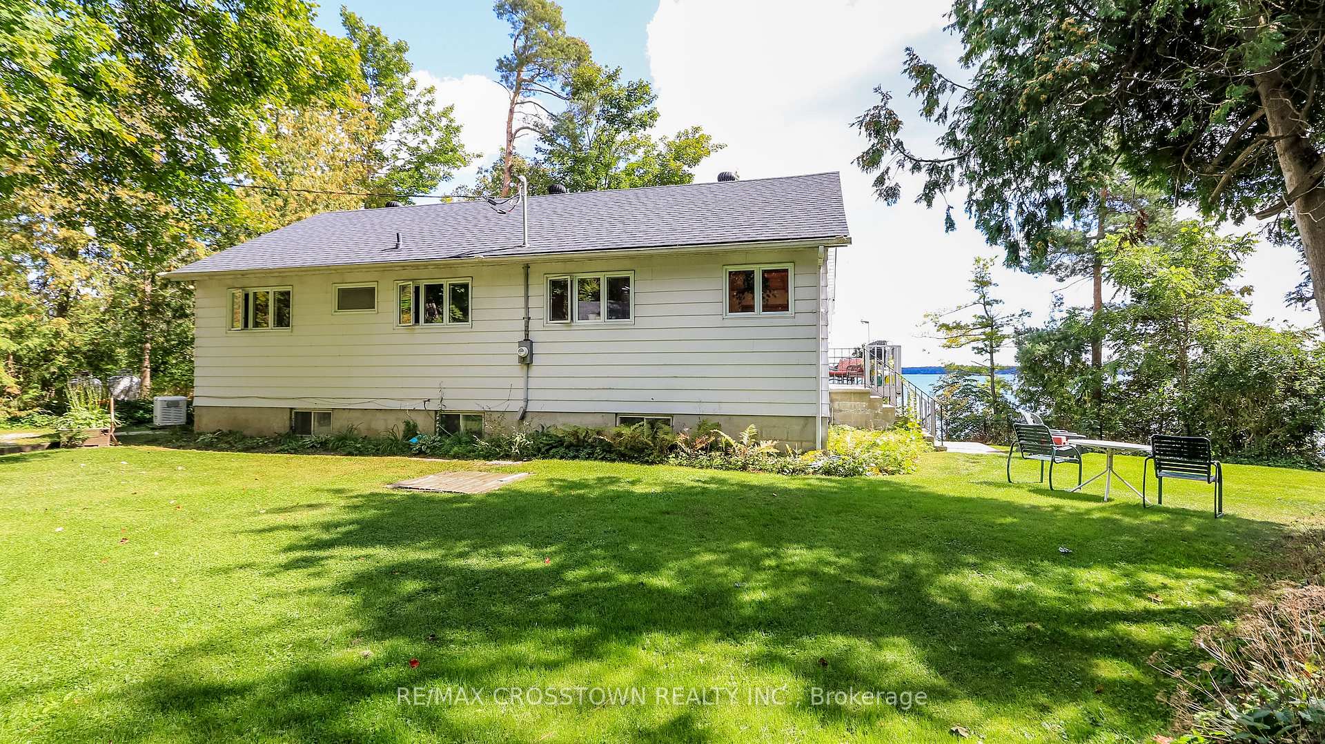 Photo 8 of 2 Pemberton Lane, Oro-Medonte, Rural Oro-Medonte — HOMEH