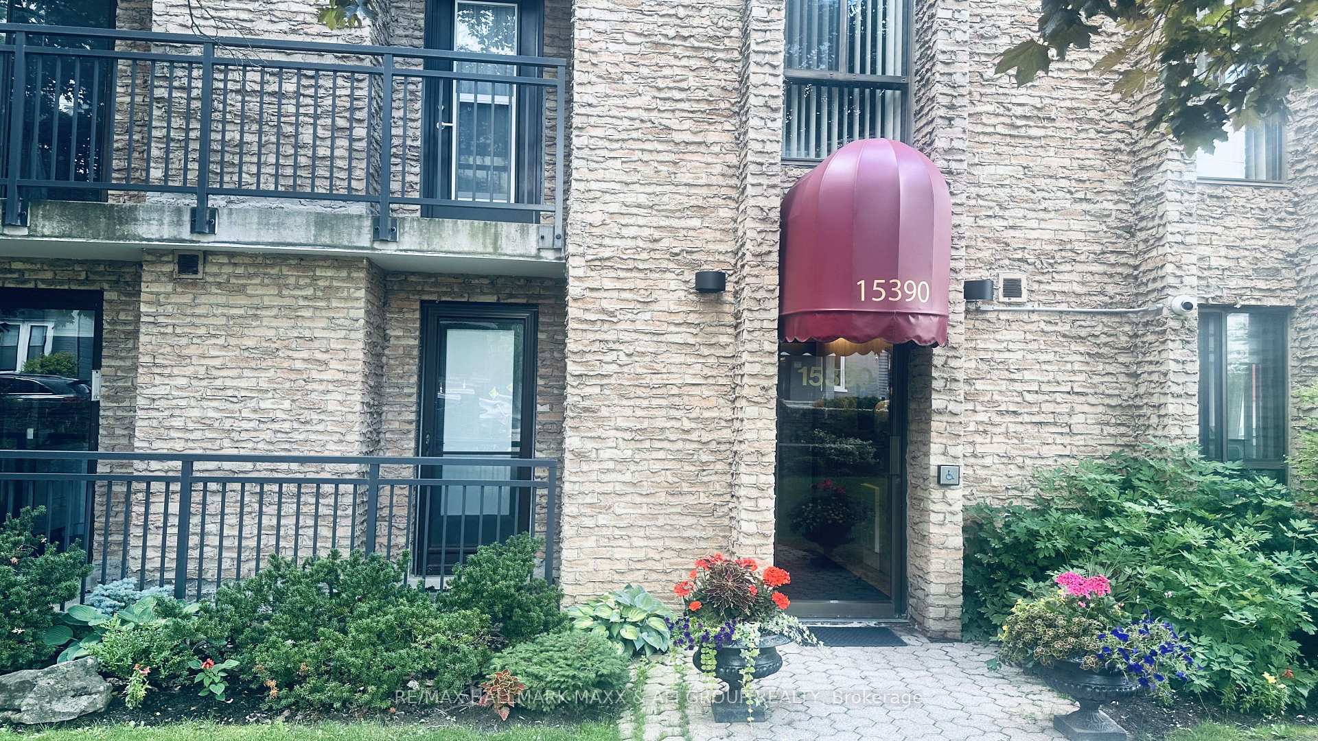 Photo of Unit 201, 15390 Yonge Street