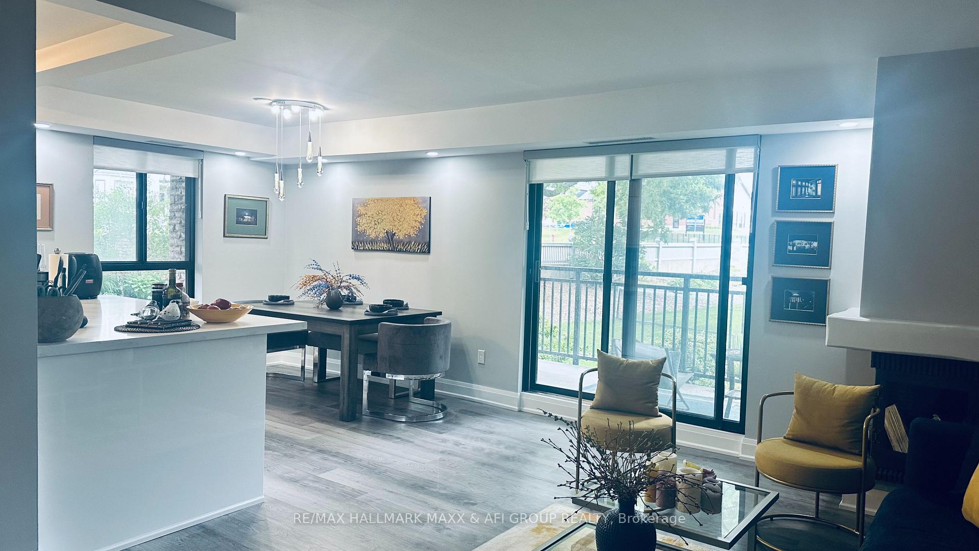 Photo 4 of Unit 201, 15390 Yonge Street, Aurora, Aurora Heights — HOMEH