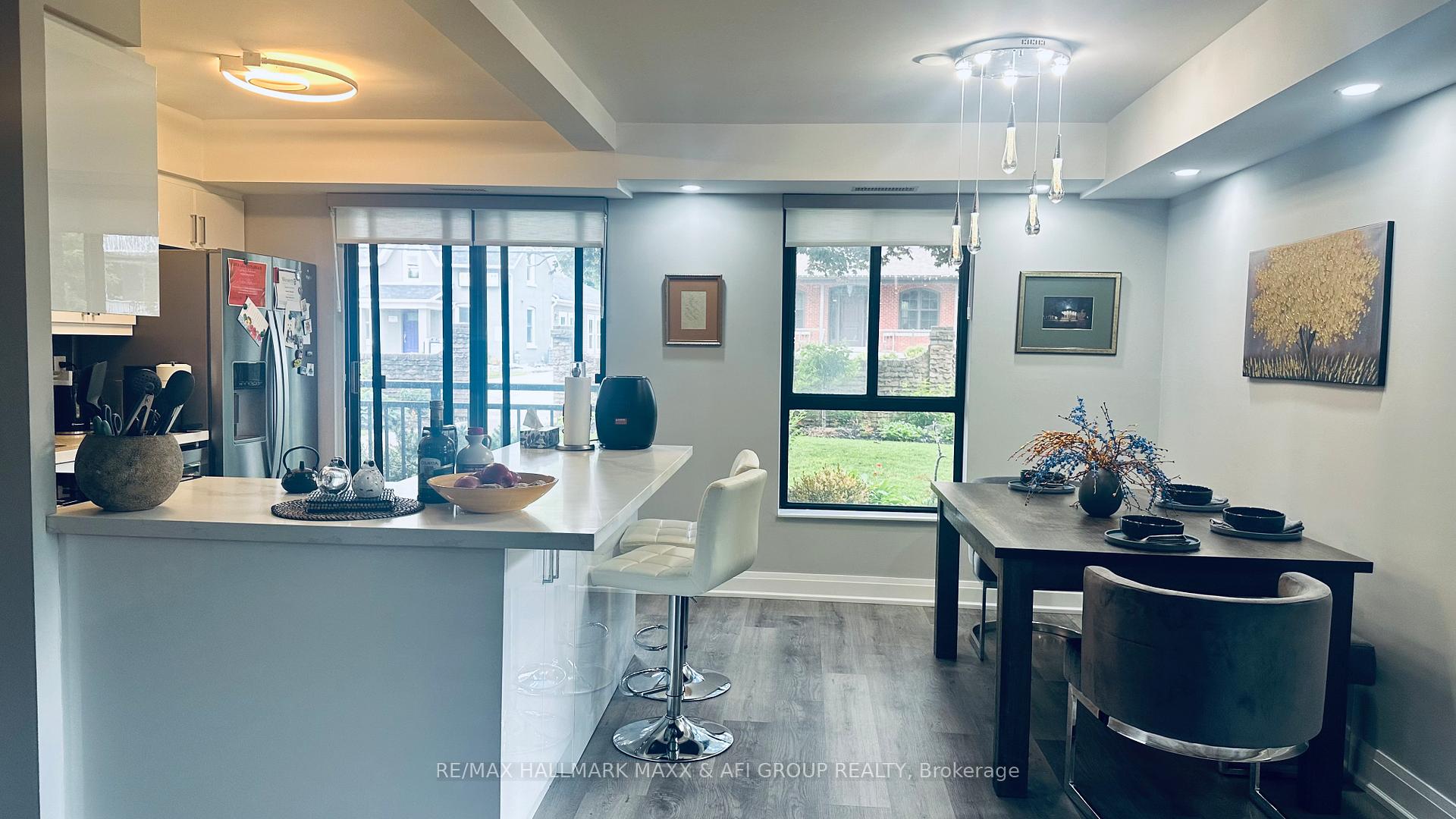 Photo 10 of Unit 201, 15390 Yonge Street, Aurora, Aurora Heights — HOMEH