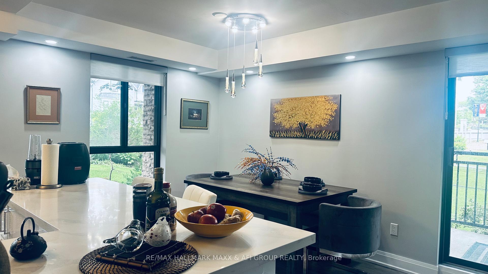 Photo 11 of Unit 201, 15390 Yonge Street, Aurora, Aurora Heights — HOMEH