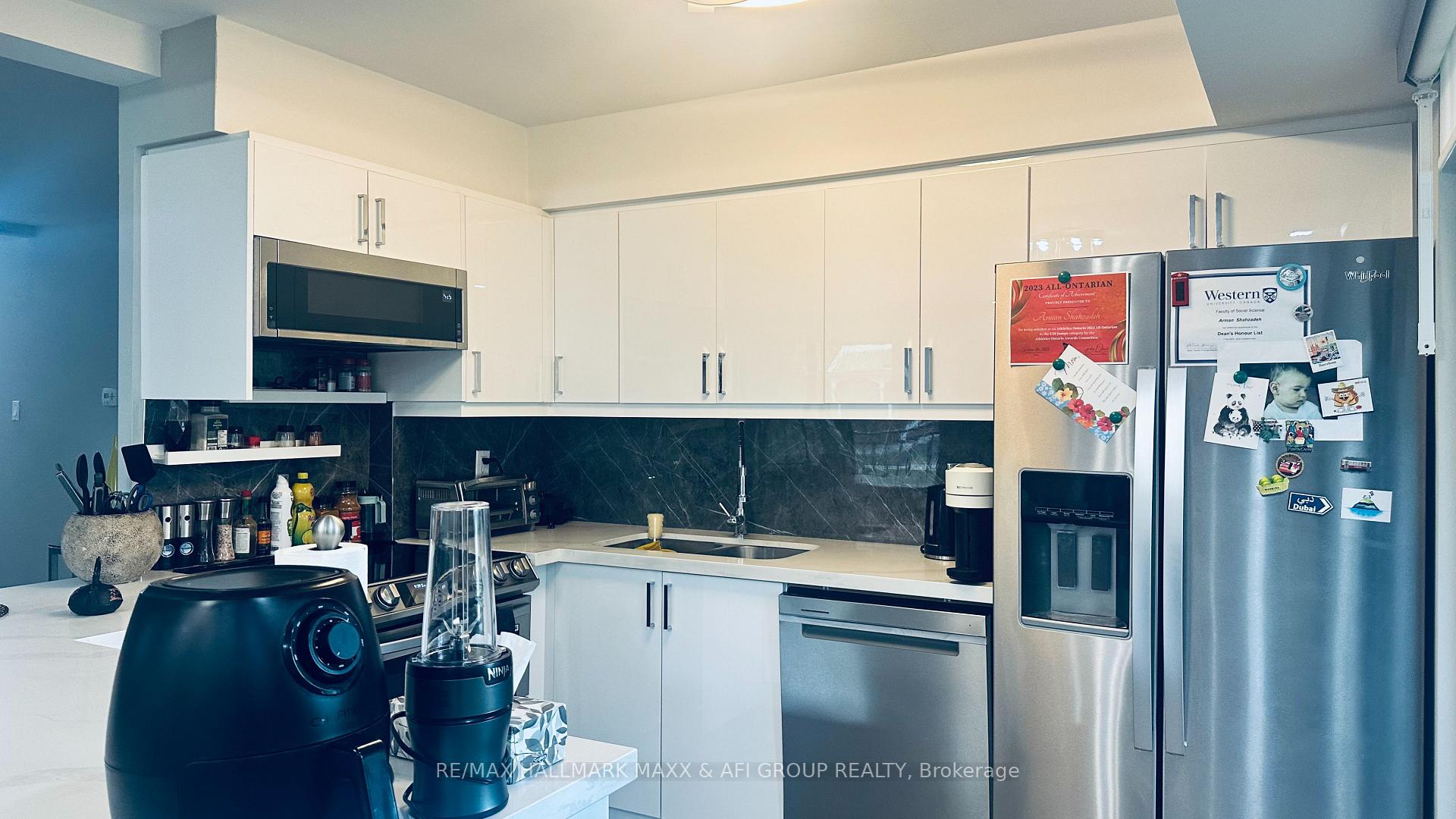 Photo 15 of Unit 201, 15390 Yonge Street, Aurora, Aurora Heights — HOMEH