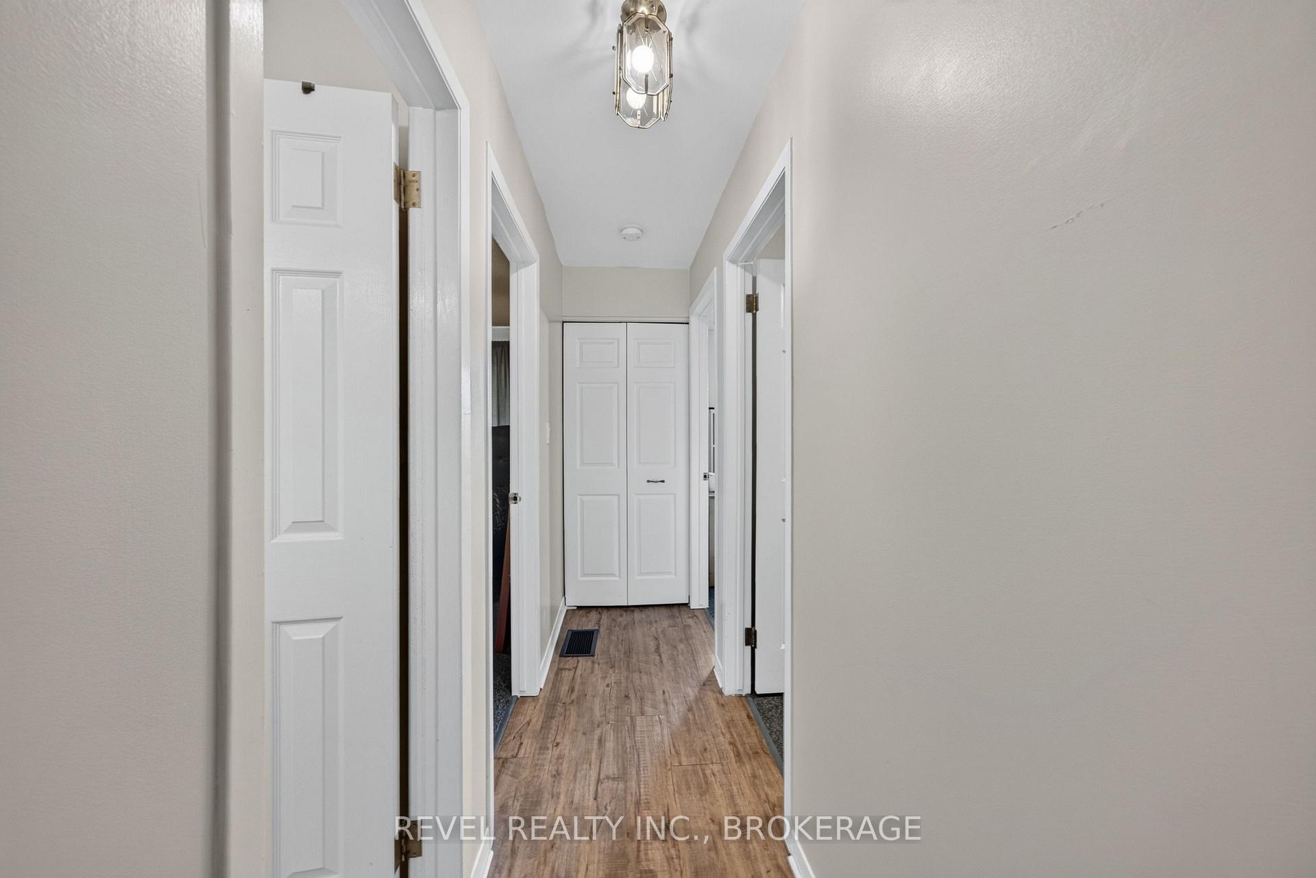 Photo 11 of 986 Killarney Crescent, Kingston, East Gardiners Rd — HOMEH