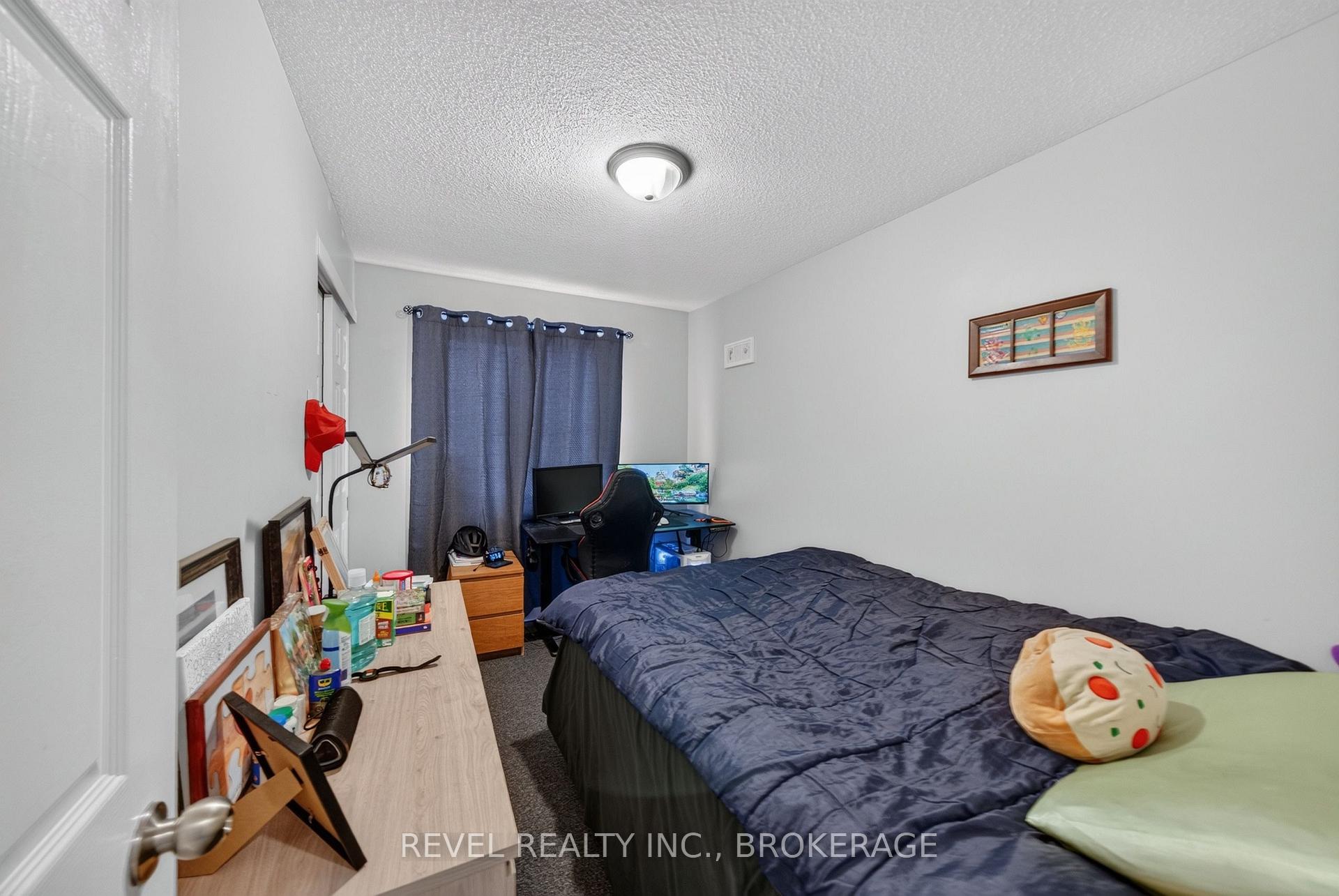 Photo 14 of 986 Killarney Crescent, Kingston, East Gardiners Rd — HOMEH