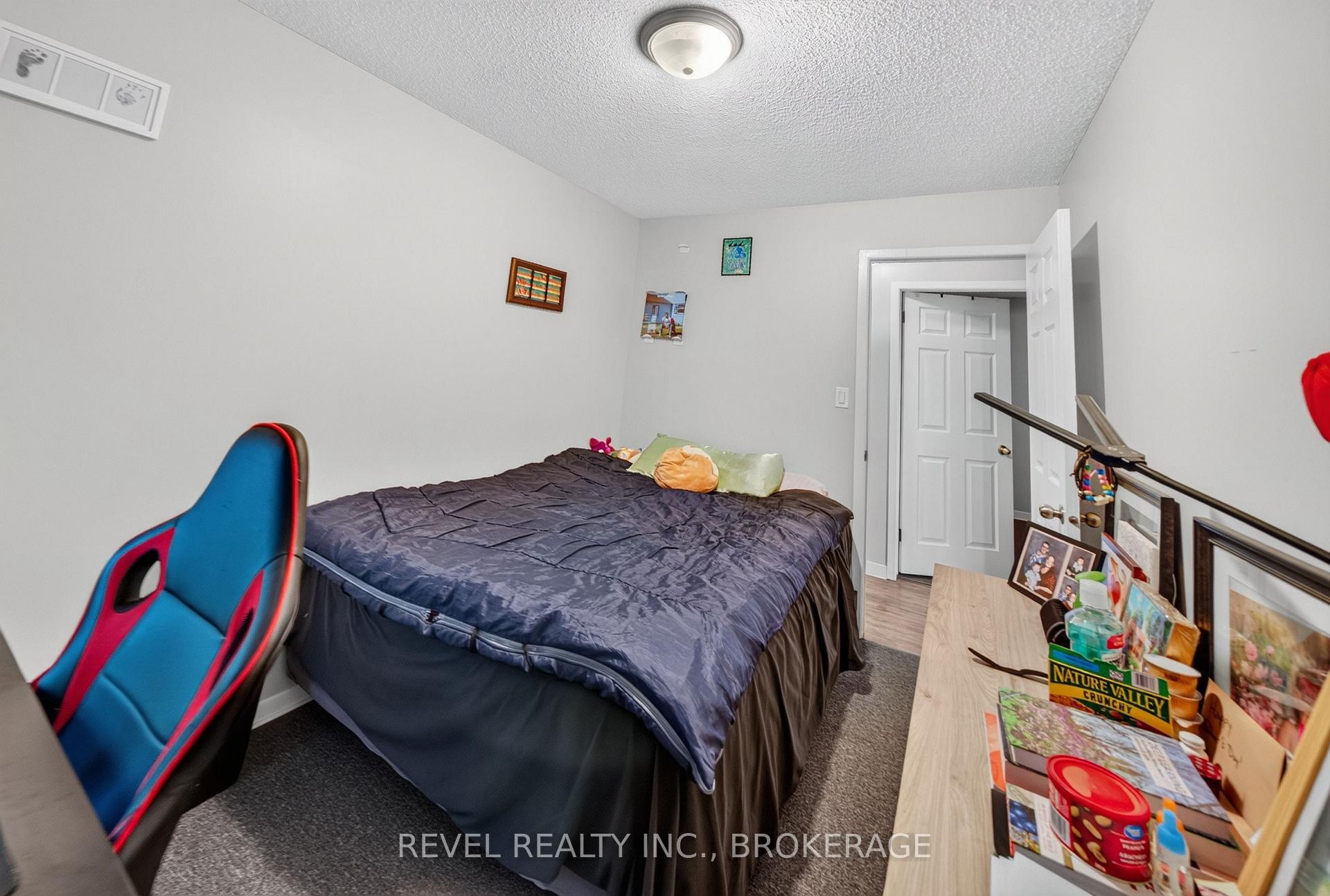 Photo 15 of 986 Killarney Crescent, Kingston, East Gardiners Rd — HOMEH