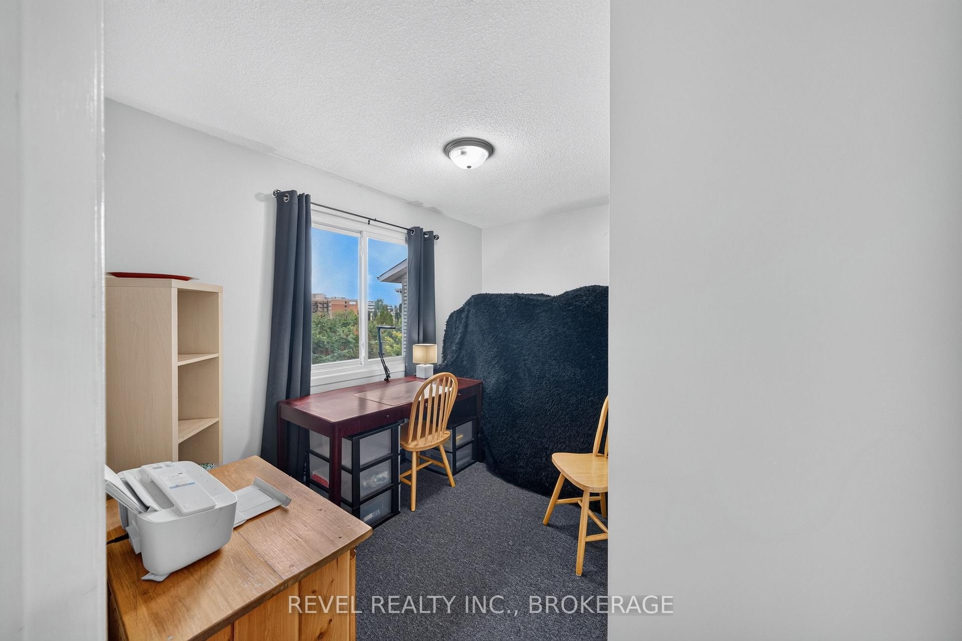 Photo 16 of 986 Killarney Crescent, Kingston, East Gardiners Rd — HOMEH