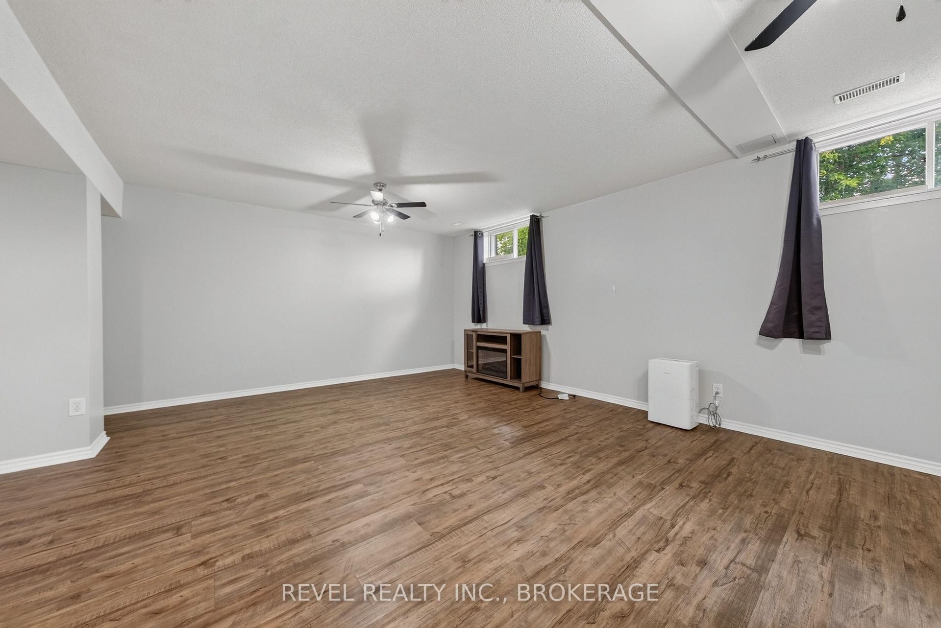 Photo 33 of 986 Killarney Crescent, Kingston, East Gardiners Rd — HOMEH