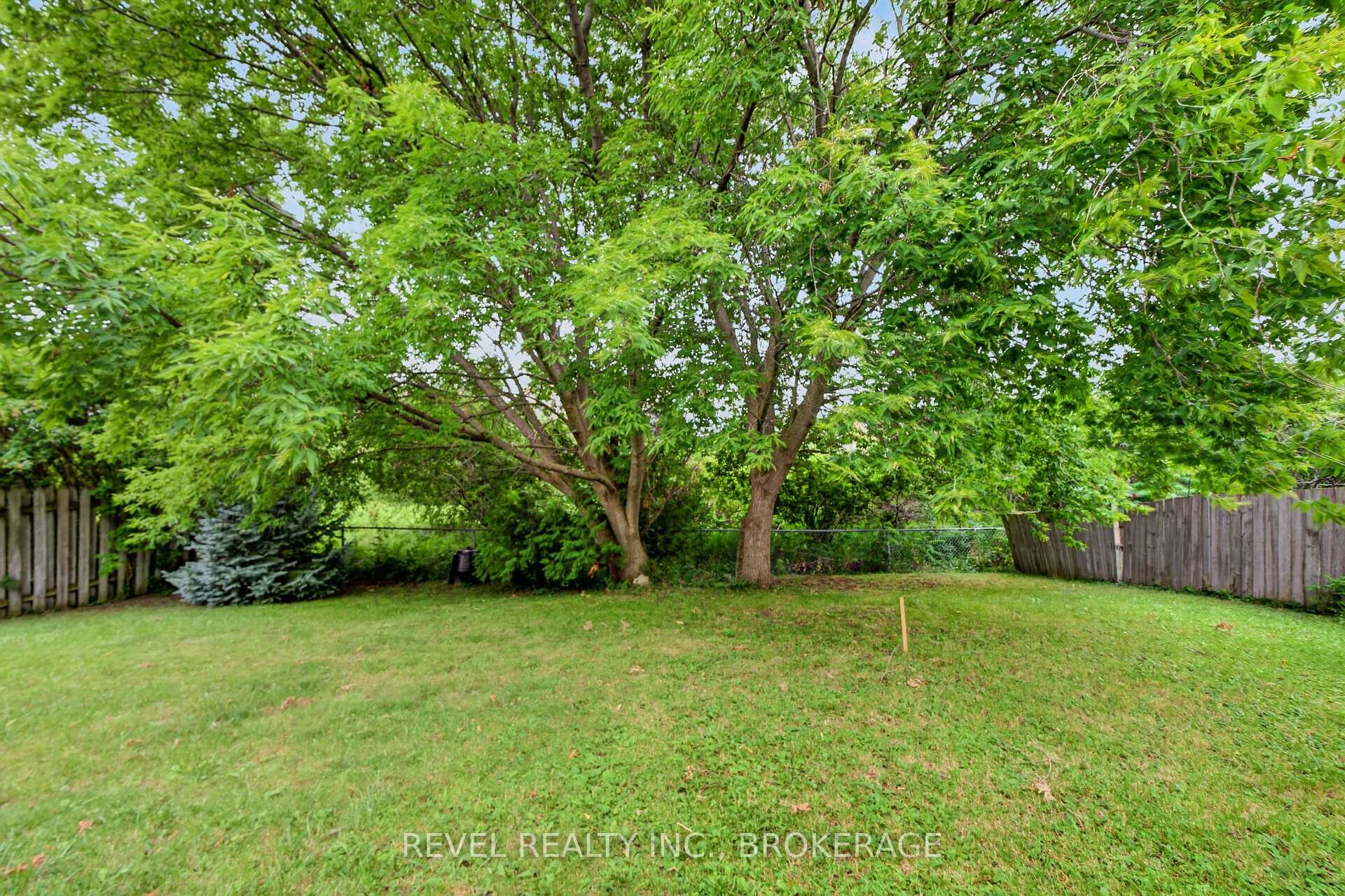 Photo 39 of 986 Killarney Crescent, Kingston, East Gardiners Rd — HOMEH