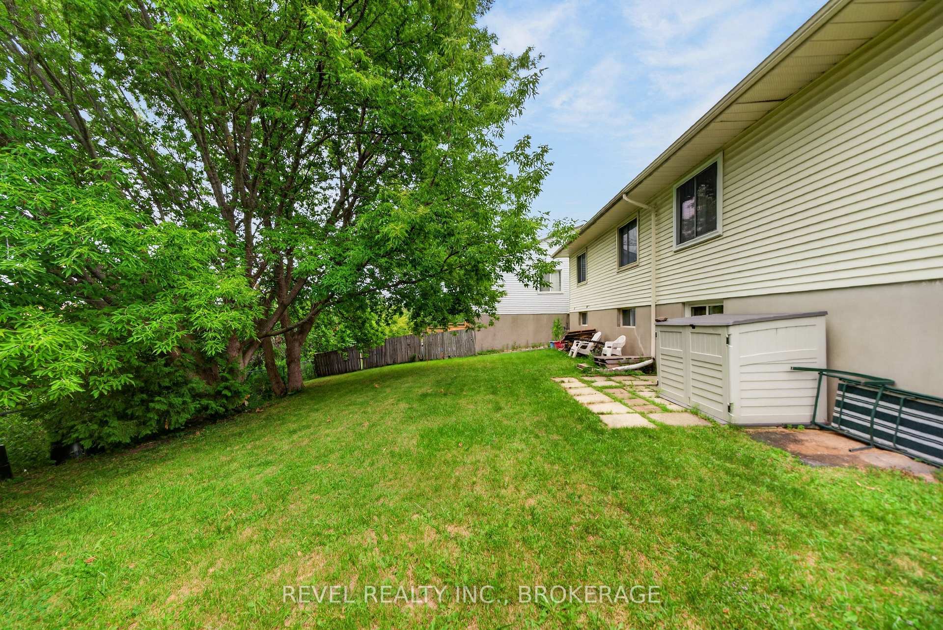 Photo 40 of 986 Killarney Crescent, Kingston, East Gardiners Rd — HOMEH