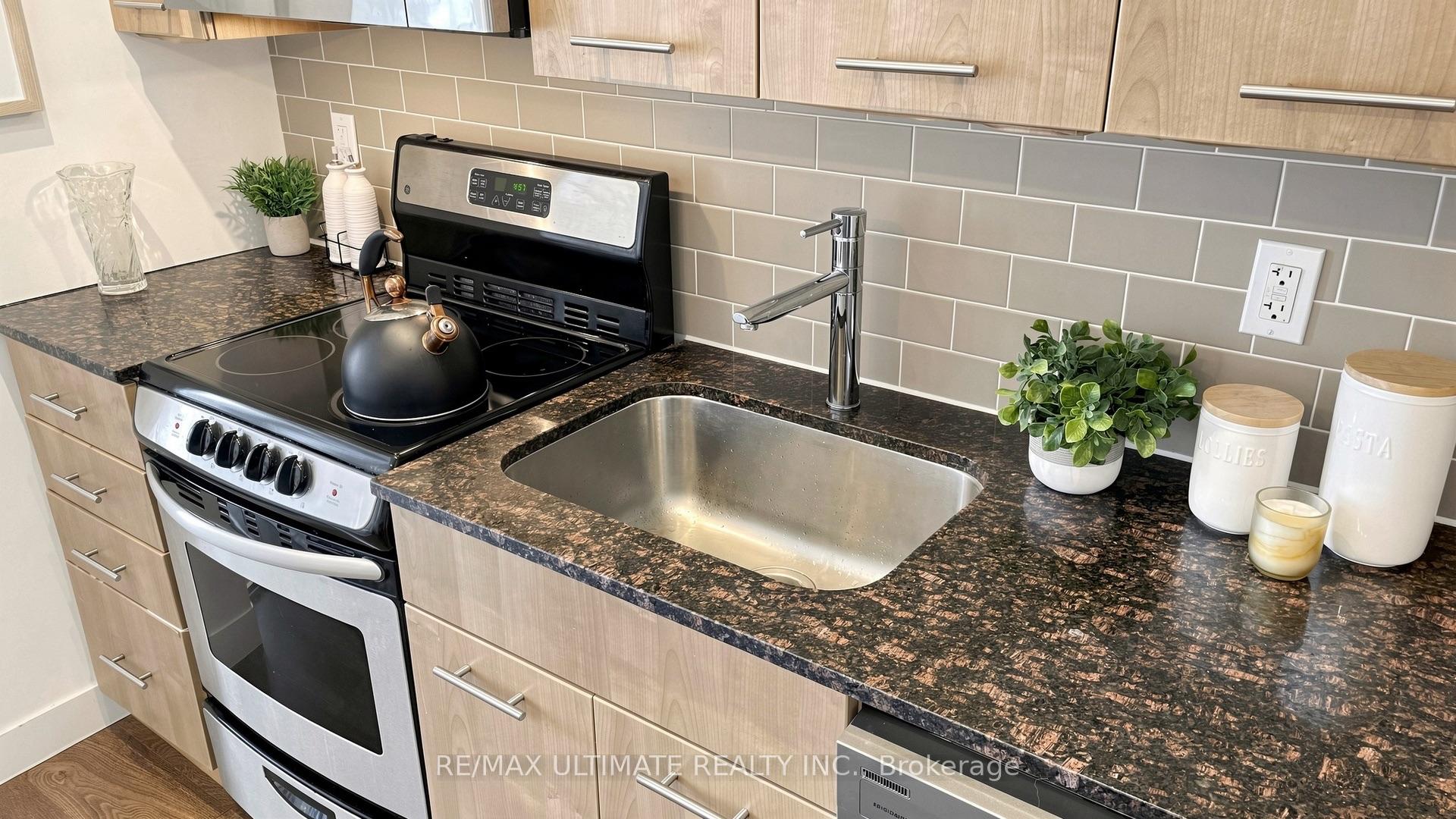 Photo 12 of Unit 404, 2055 Danforth Avenue, Toronto, Woodbine Corridor — HOMEH