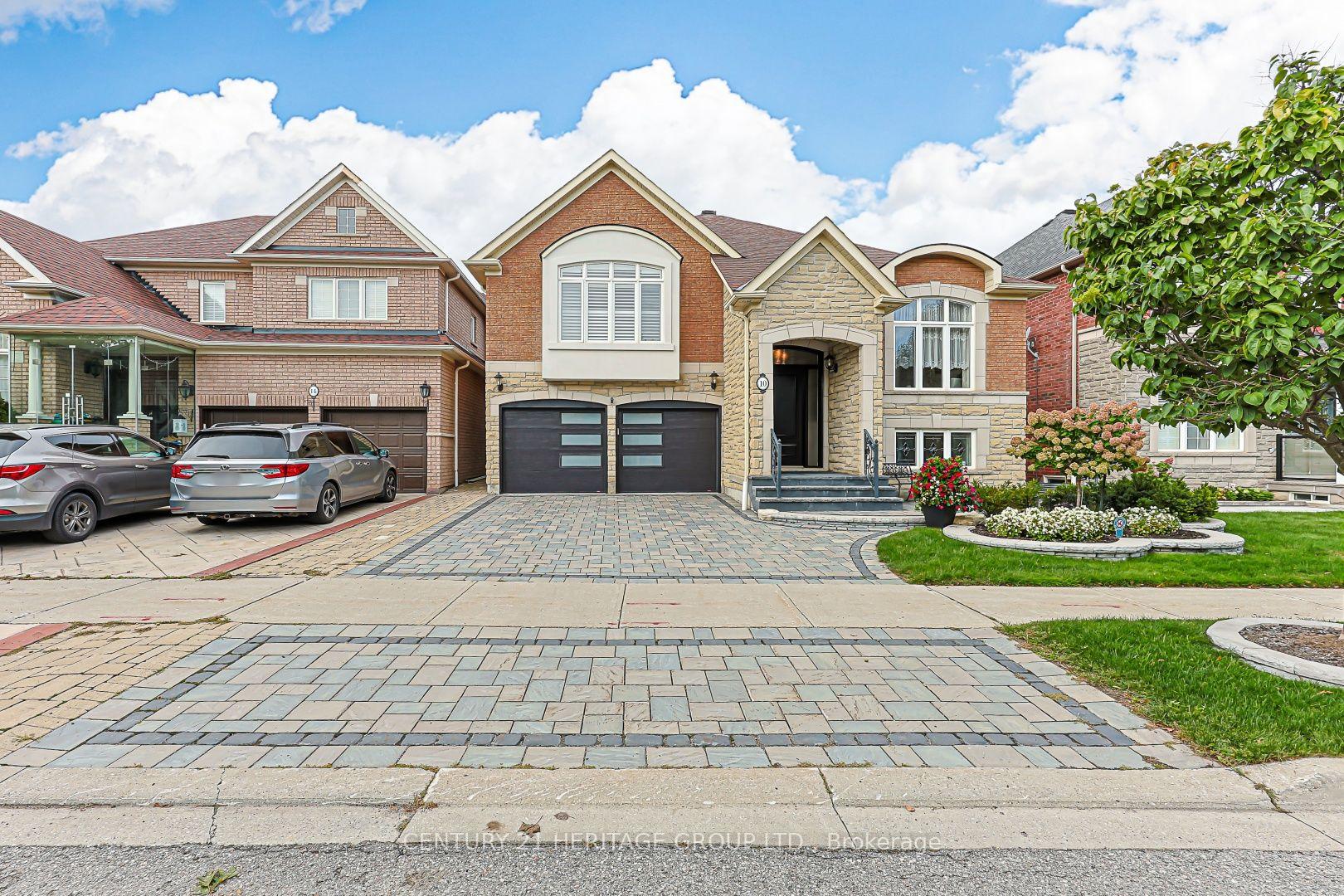Photo 1 of 10 Weslock Crescent, Aurora, Bayview Northeast — HOMEH