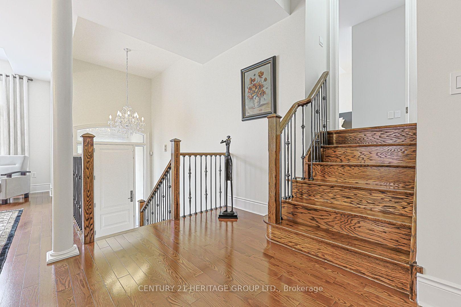 Photo 5 of 10 Weslock Crescent, Aurora, Bayview Northeast — HOMEH