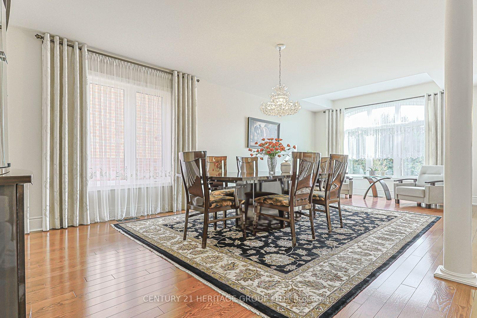 Photo 6 of 10 Weslock Crescent, Aurora, Bayview Northeast — HOMEH