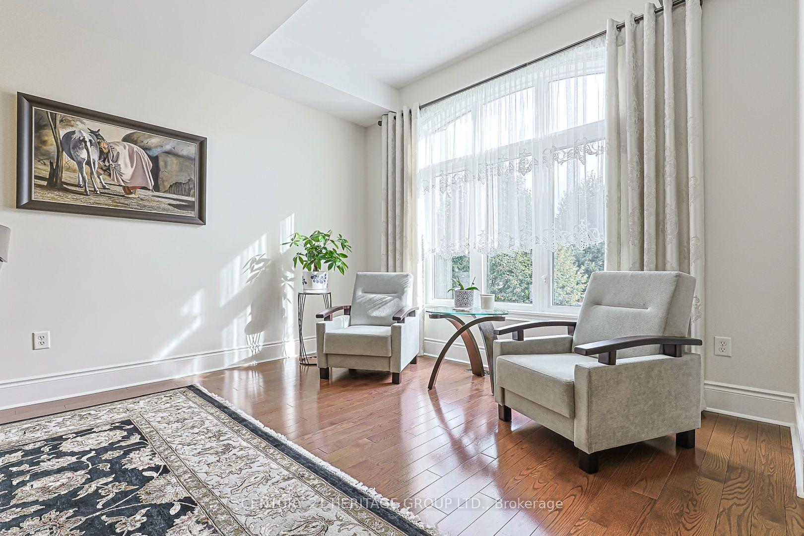 Photo 7 of 10 Weslock Crescent, Aurora, Bayview Northeast — HOMEH