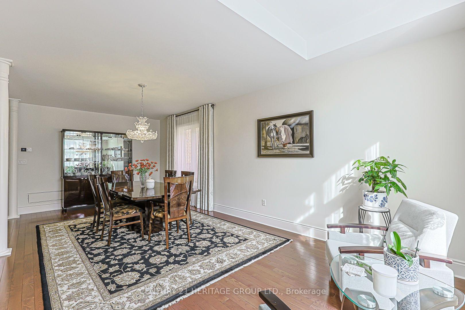 Photo 9 of 10 Weslock Crescent, Aurora, Bayview Northeast — HOMEH