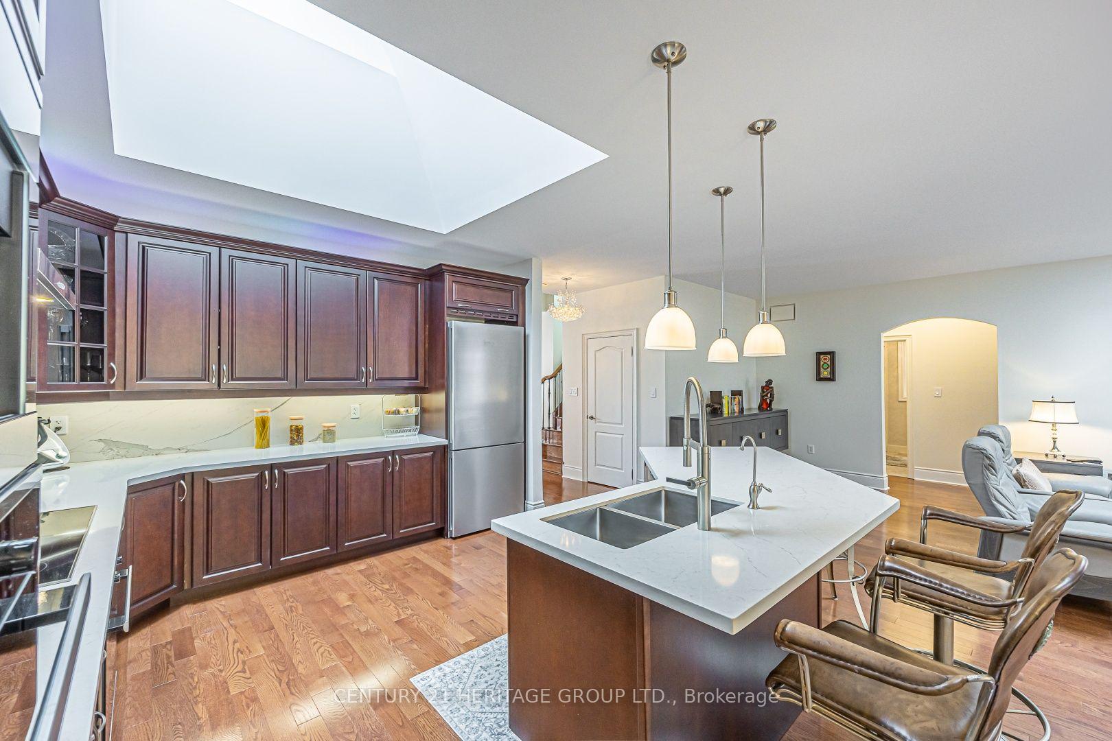 Photo 18 of 10 Weslock Crescent, Aurora, Bayview Northeast — HOMEH