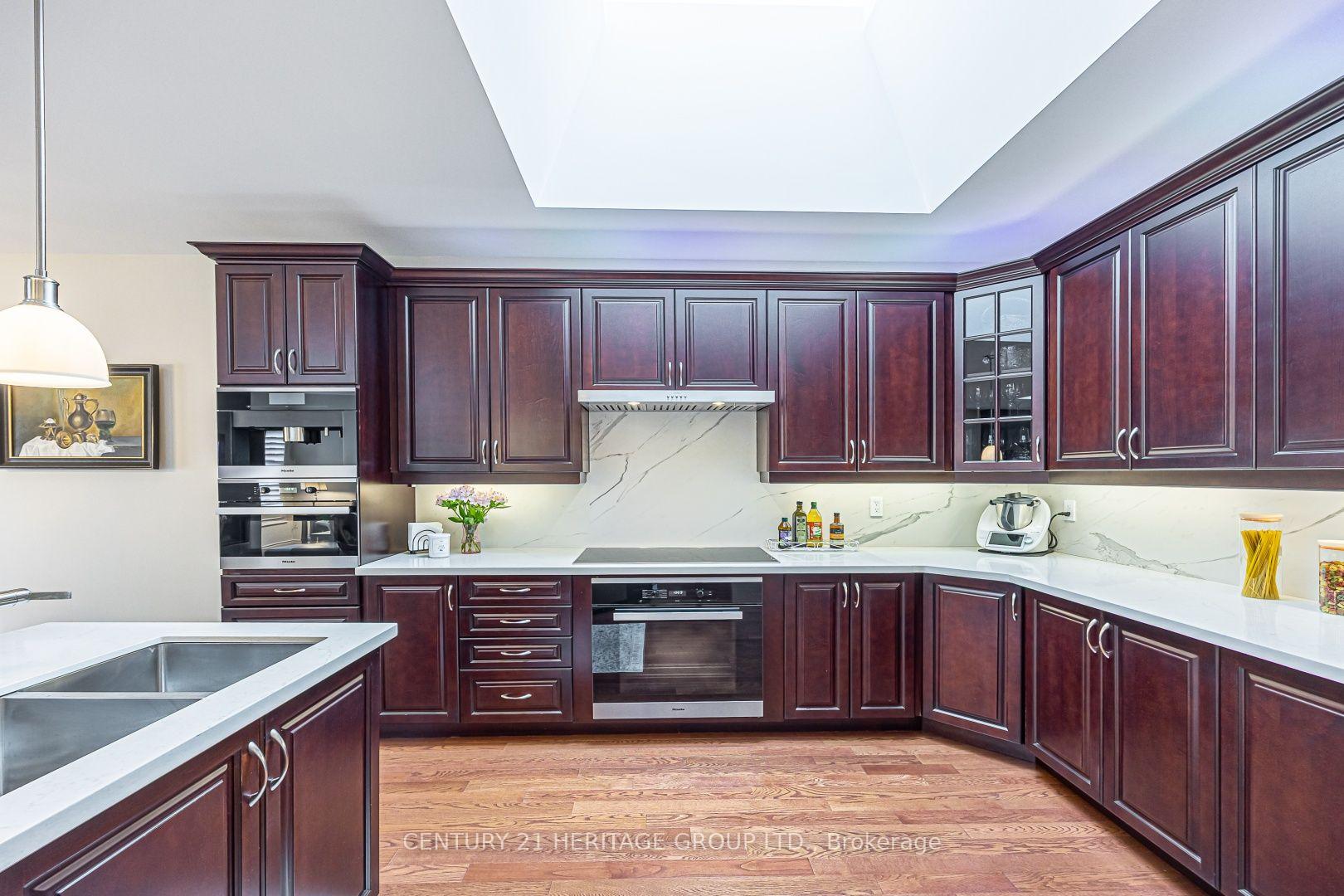 Photo 19 of 10 Weslock Crescent, Aurora, Bayview Northeast — HOMEH