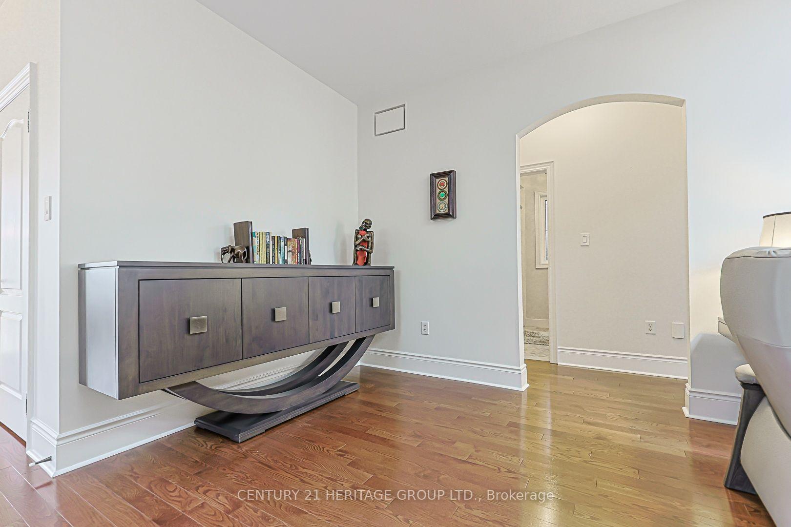 Photo 20 of 10 Weslock Crescent, Aurora, Bayview Northeast — HOMEH