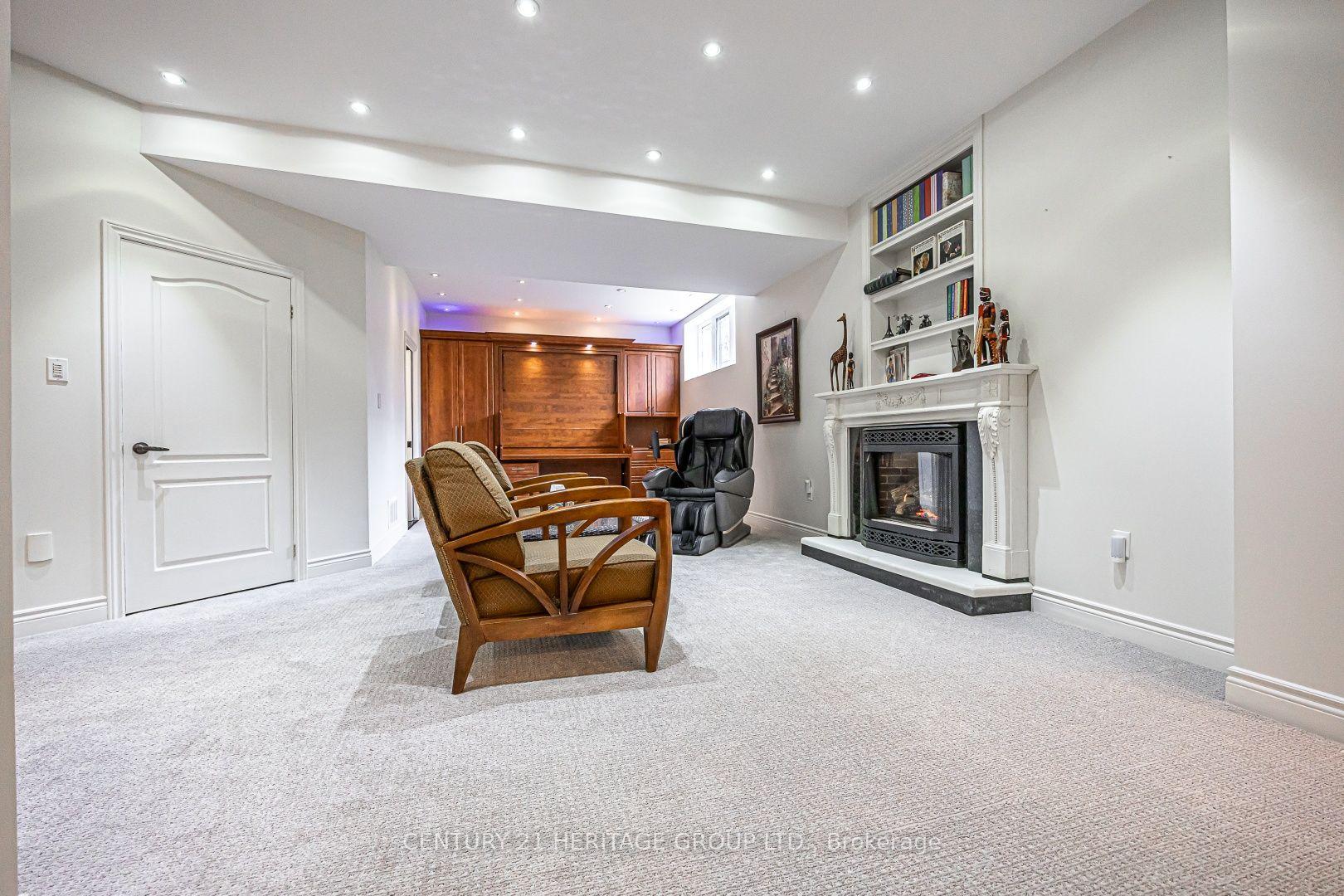 Photo 38 of 10 Weslock Crescent, Aurora, Bayview Northeast — HOMEH