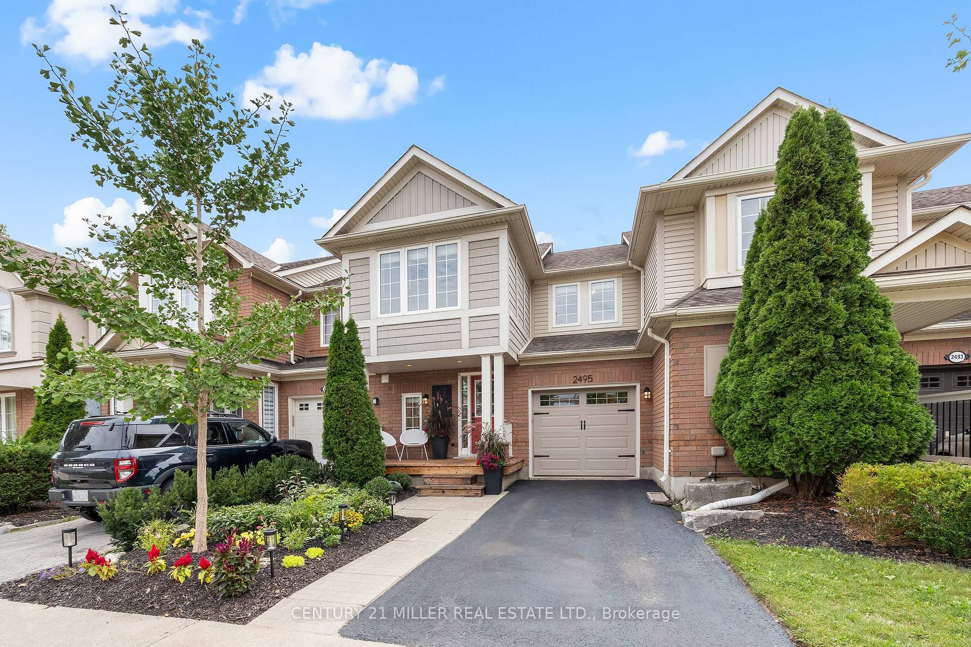 Photo of 2495 Wooden Hill Circle