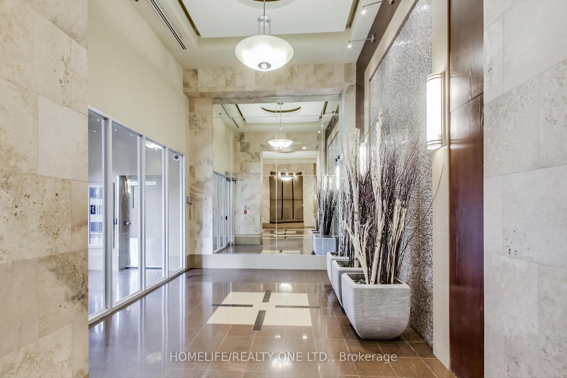 Photo 3 of Unit 3805, 8 Park Road, Toronto, Rosedale-Moore Park — HOMEH